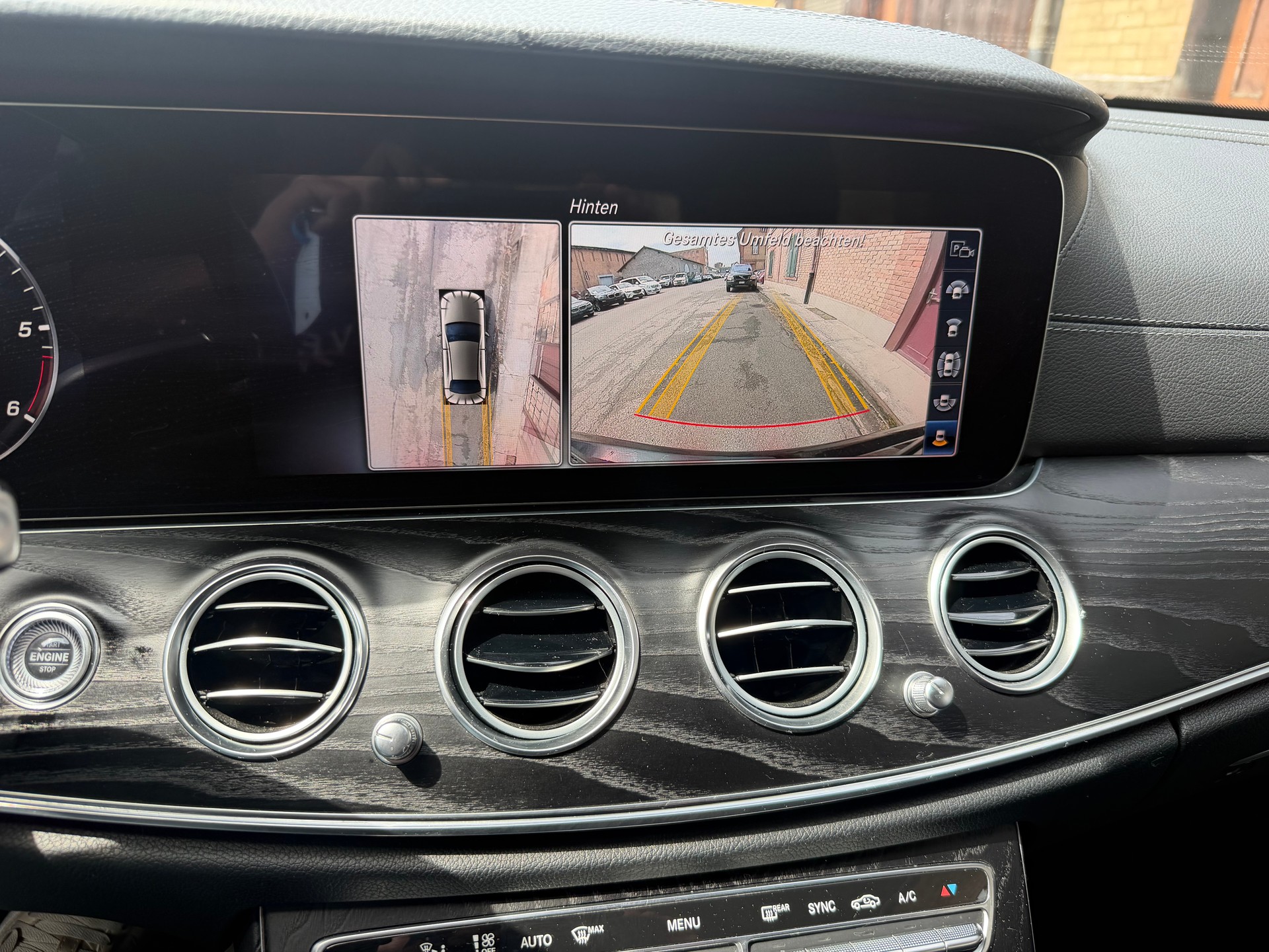 MERCEDES-BENZ E 220 d AMG Line 9G-Tronic-image-11