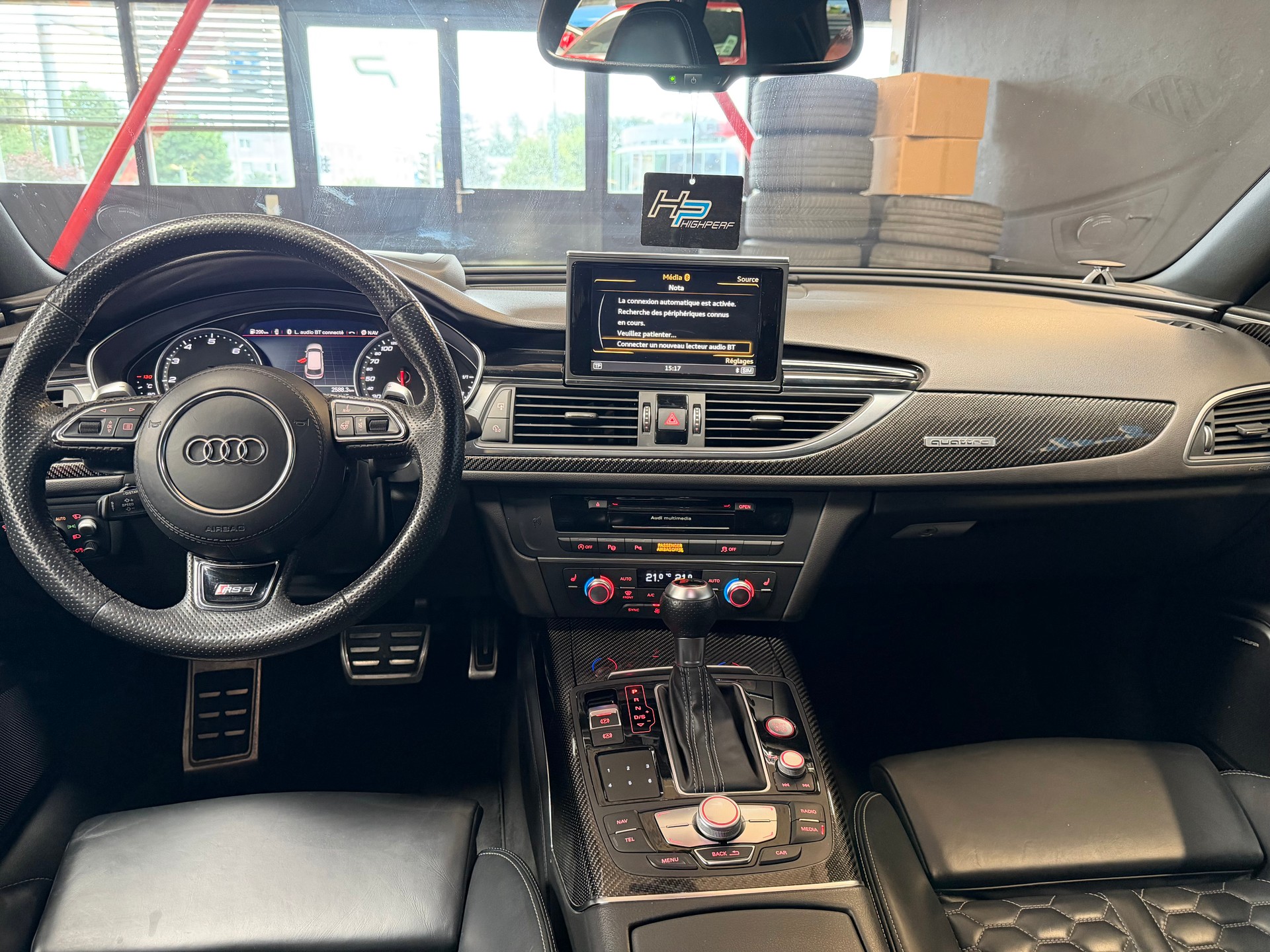 AUDI RS6 Avant 4.0 TFSI V8 performance quattro-image-13