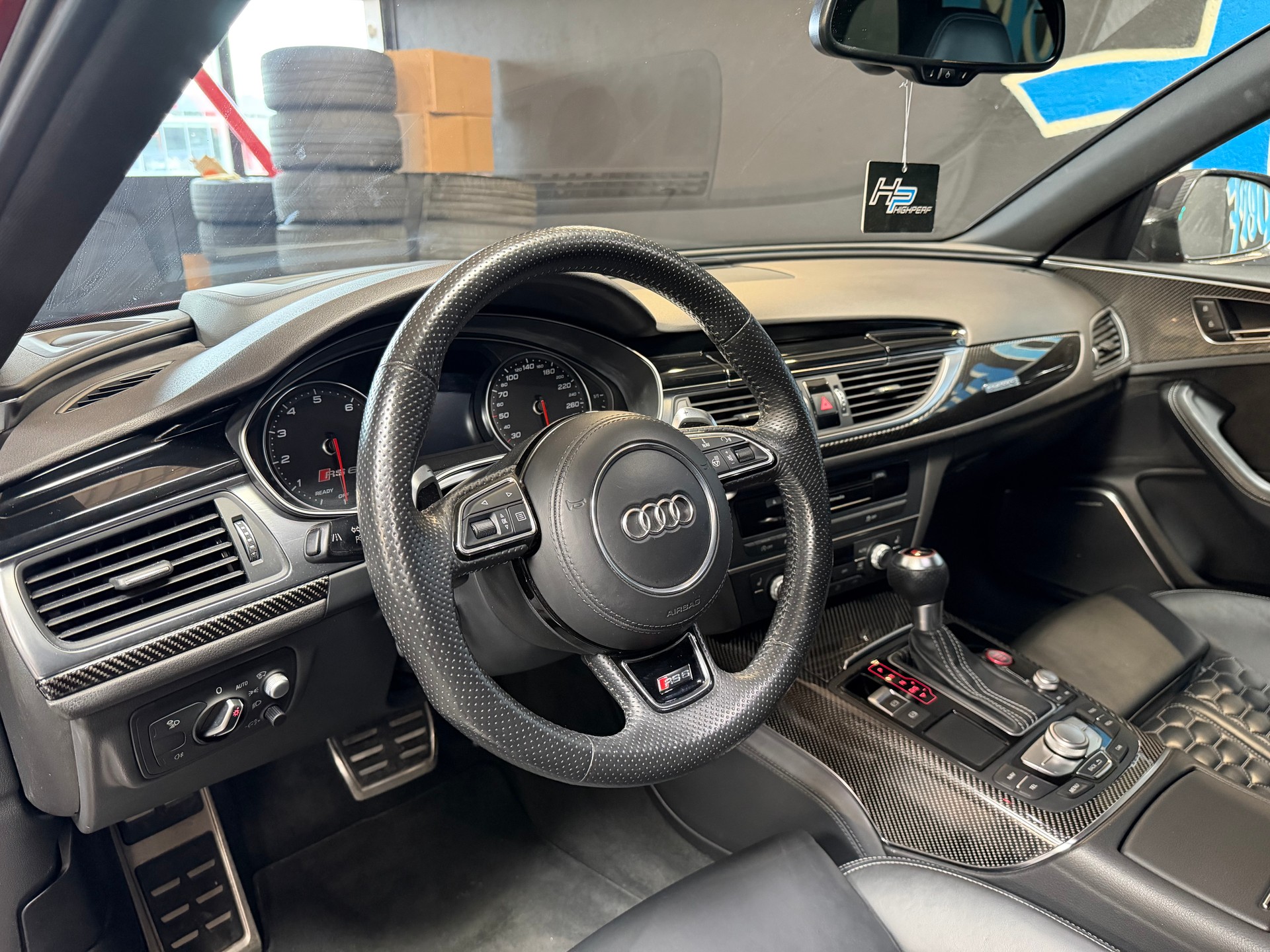 AUDI RS6 Avant 4.0 TFSI V8 performance quattro-image-9