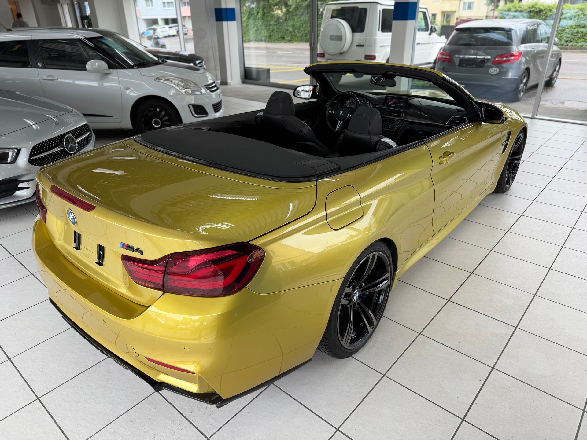 BMW M4 Cabriolet Drivelogic M Competition-image-11
