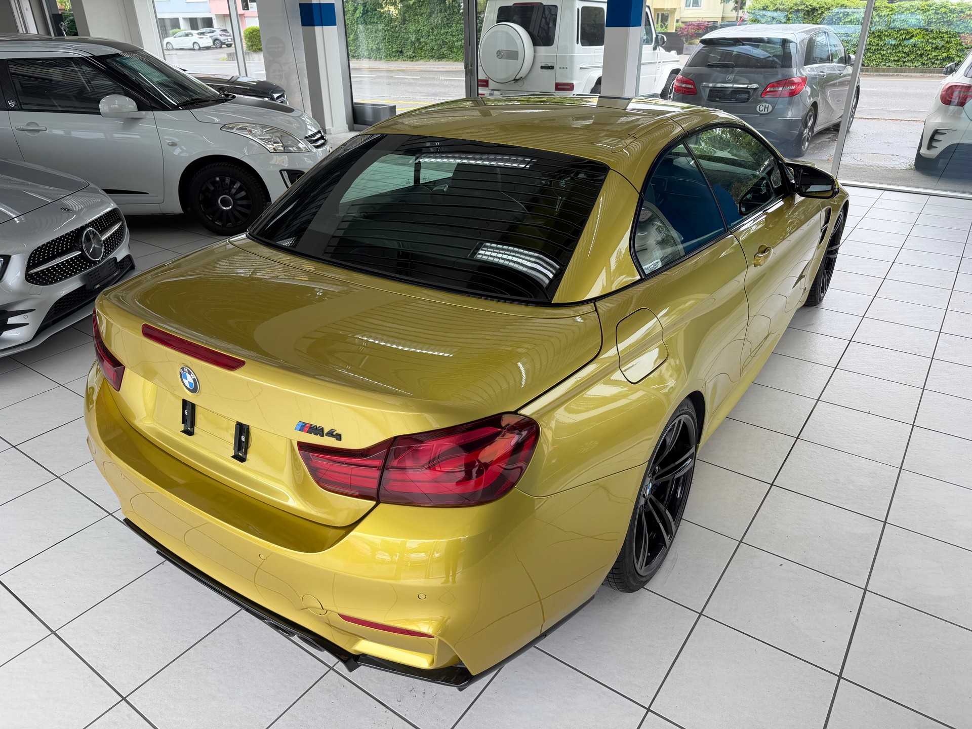 BMW M4 Cabriolet Drivelogic M Competition-image-4