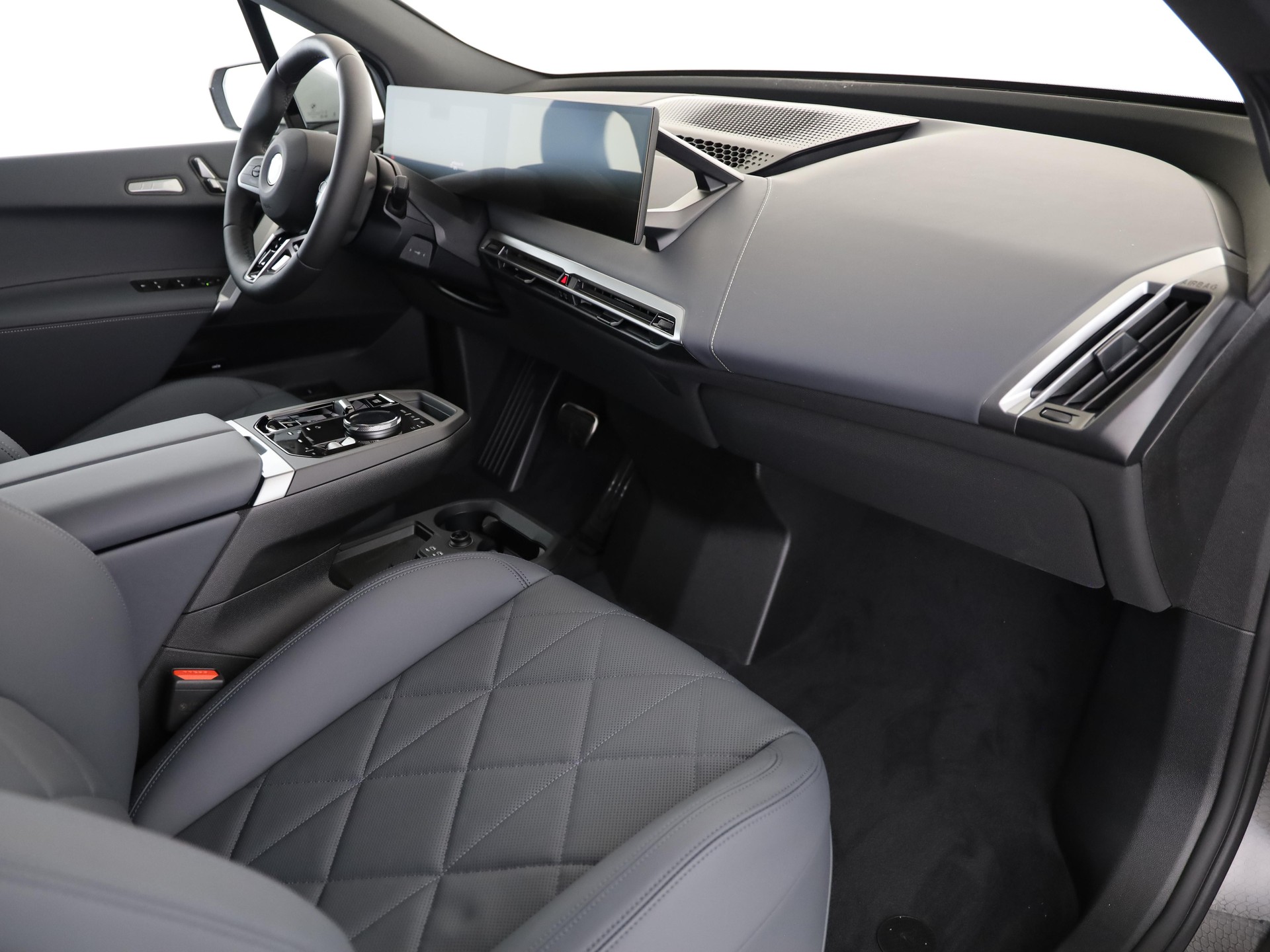 BMW iX xDrive60-image-15