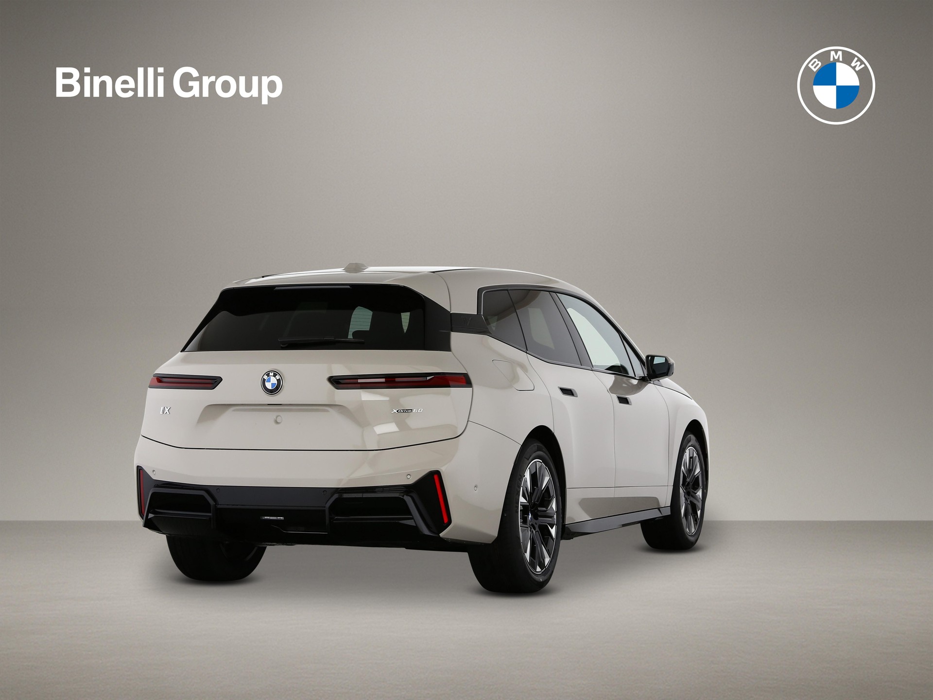BMW iX xDrive60-image-4
