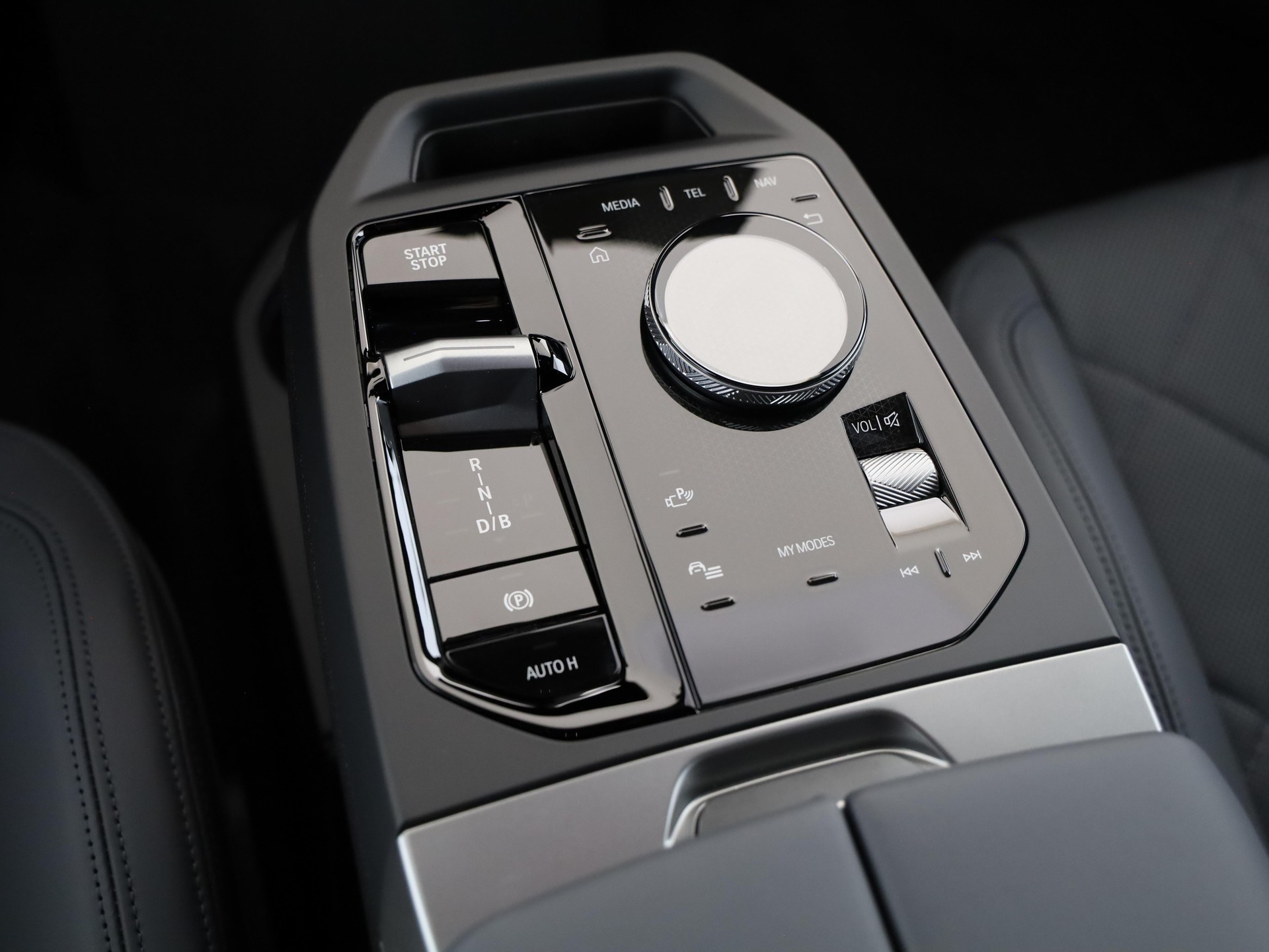 BMW iX xDrive60-image-20