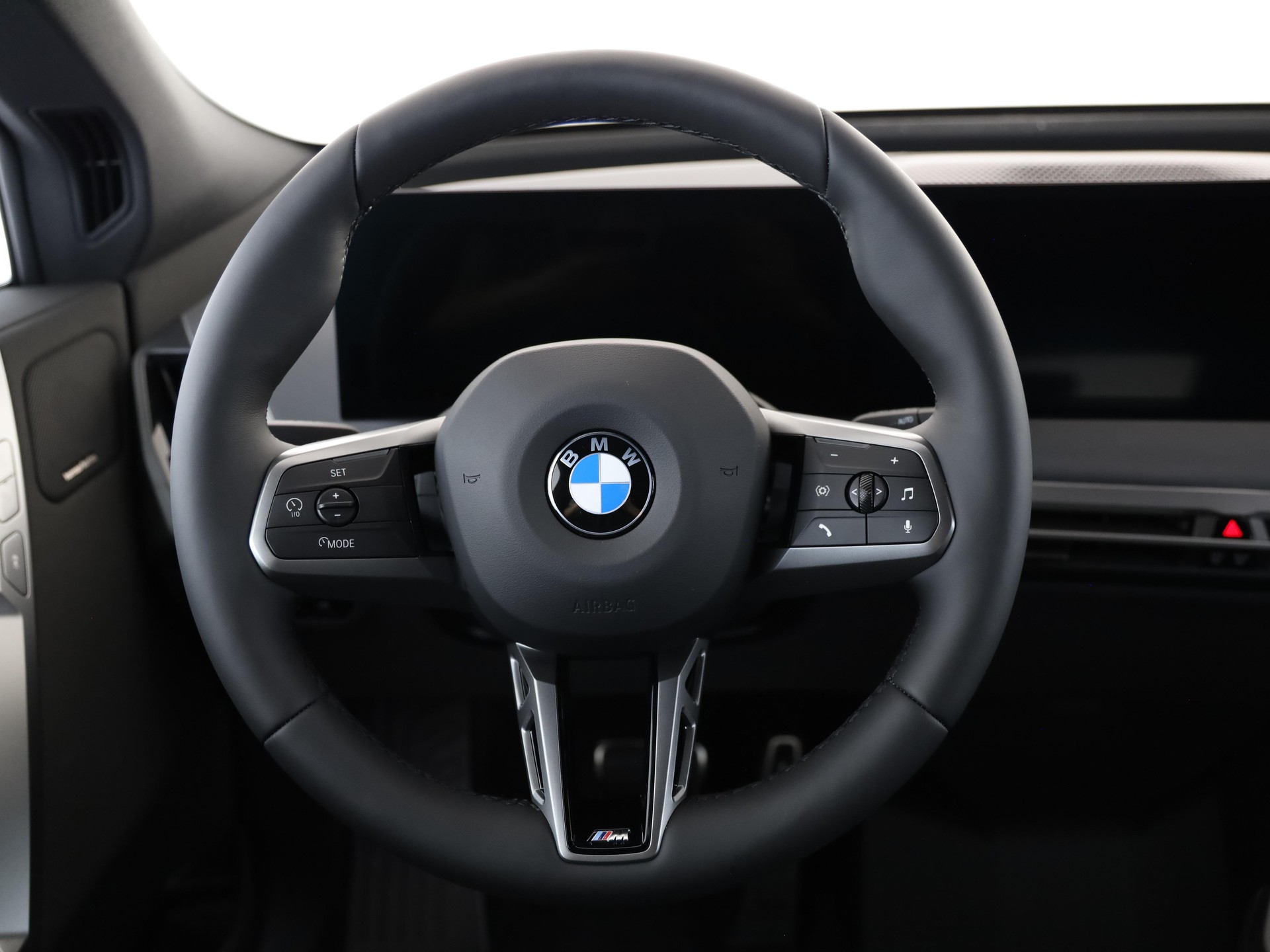 BMW iX xDrive60-image-21