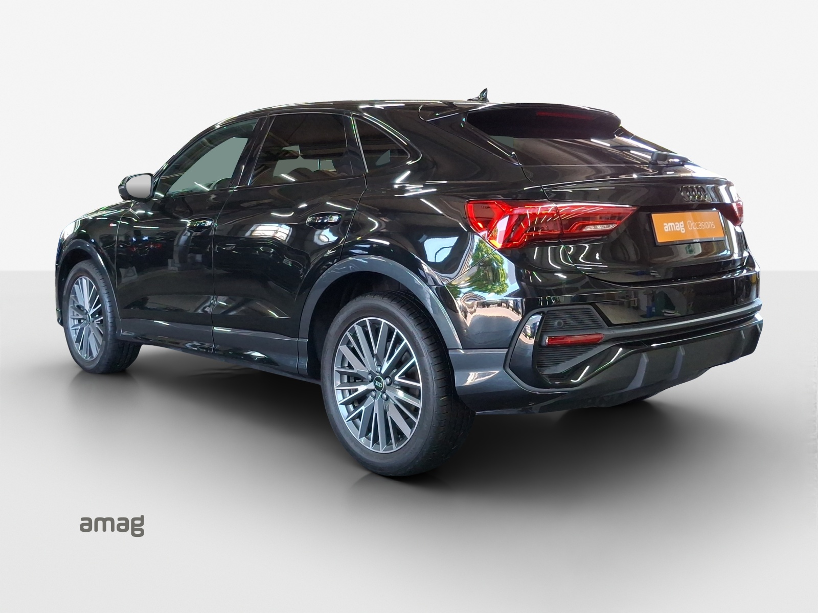 AUDI Q3 Sportback 40 TFSI S line quattro S-tronic-image-2