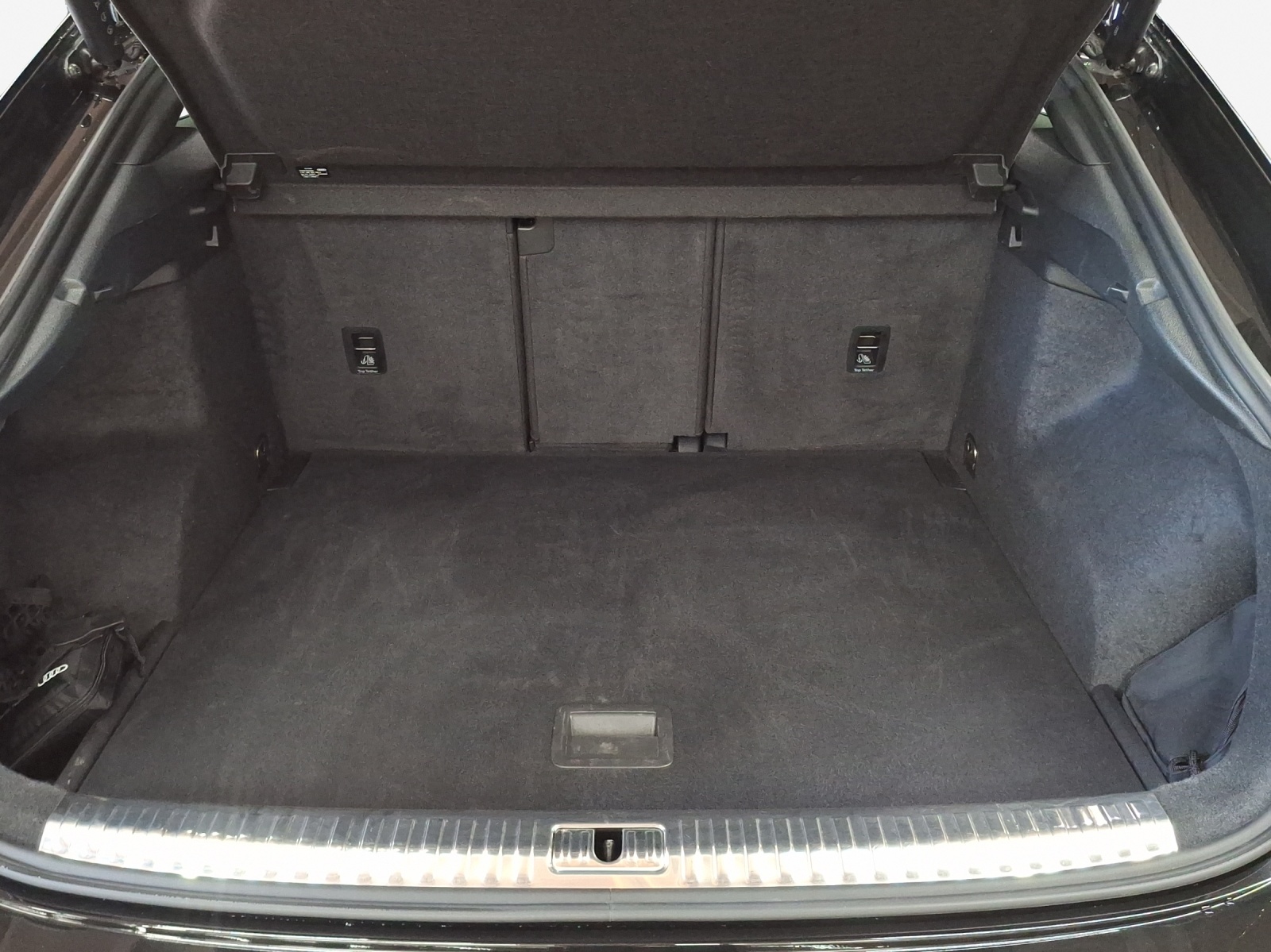 AUDI Q3 Sportback 40 TFSI S line quattro S-tronic-image-12