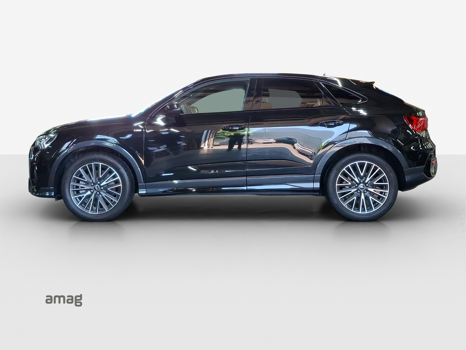 AUDI Q3 Sportback 40 TFSI S line quattro S-tronic-image-1