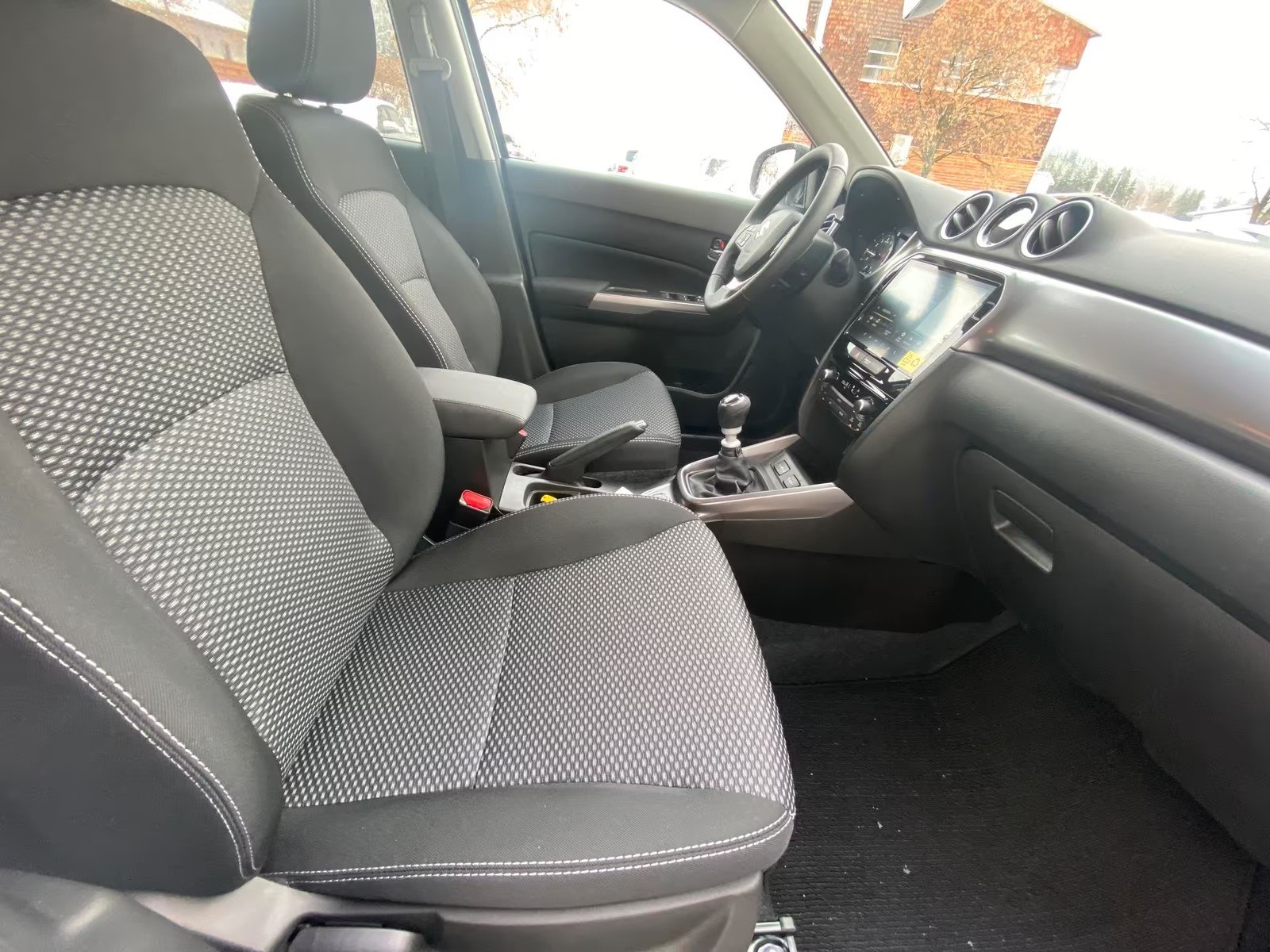 SUZUKI Vitara 1.4 Boosterjet Compact + 4x4 Hybrid-image-6