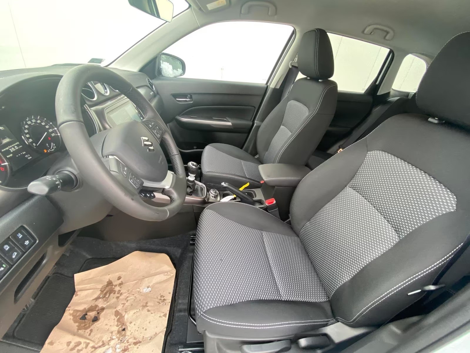 SUZUKI Vitara 1.4 Boosterjet Compact + 4x4 Hybrid-image-7
