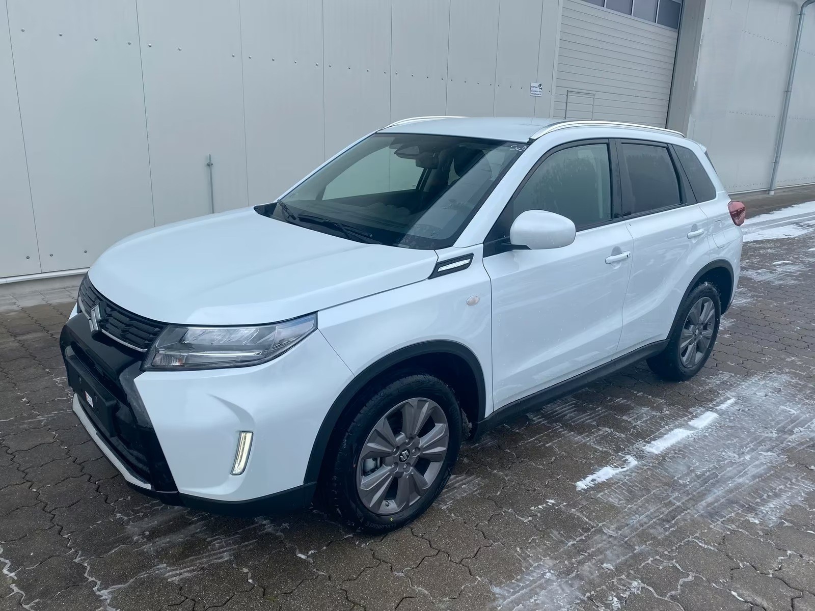 SUZUKI Vitara 1.4 Boosterjet Compact + 4x4 Hybrid-image-0