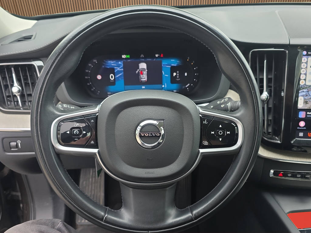 VOLVO XC60 2.0 B4 MH Diesel Inscription AWD-image-15