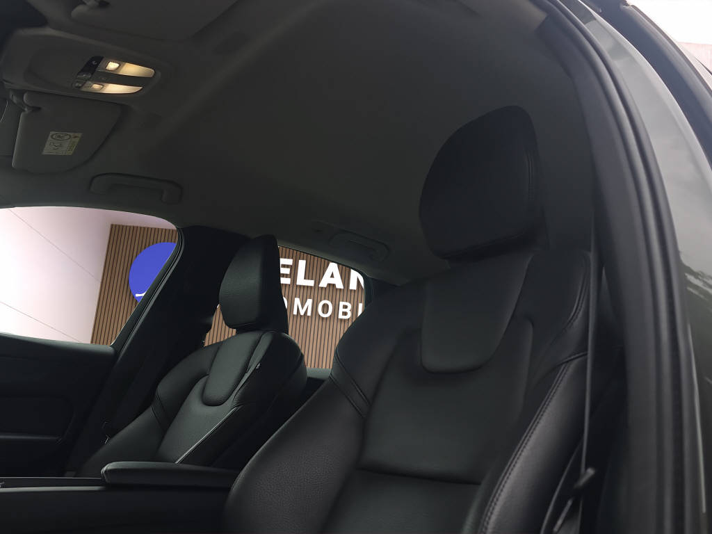 VOLVO XC60 2.0 B4 MH Diesel Inscription AWD-image-14
