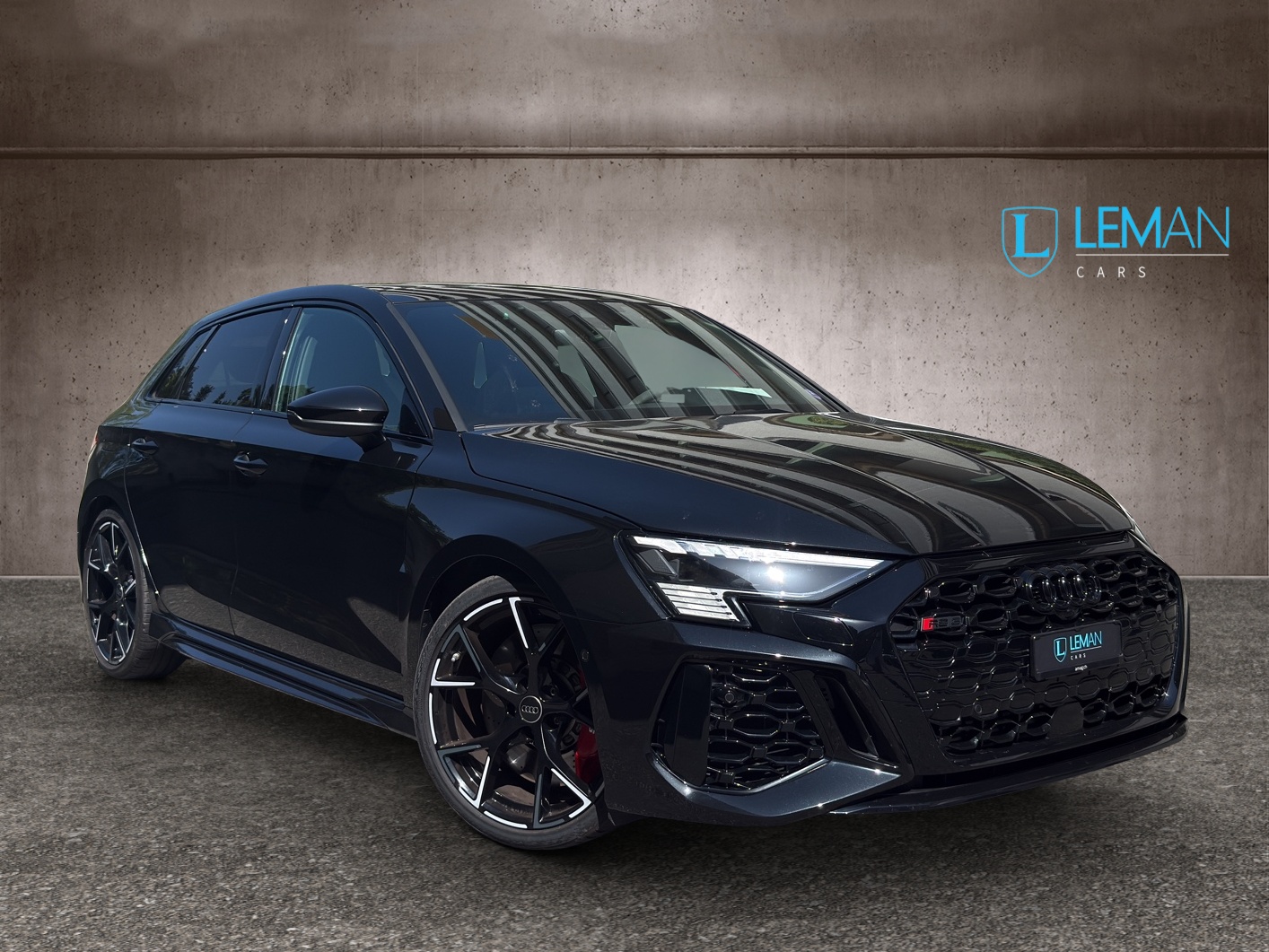 AUDI RS3 Sportback 2.5 TSI quattro S-tronic-image-2