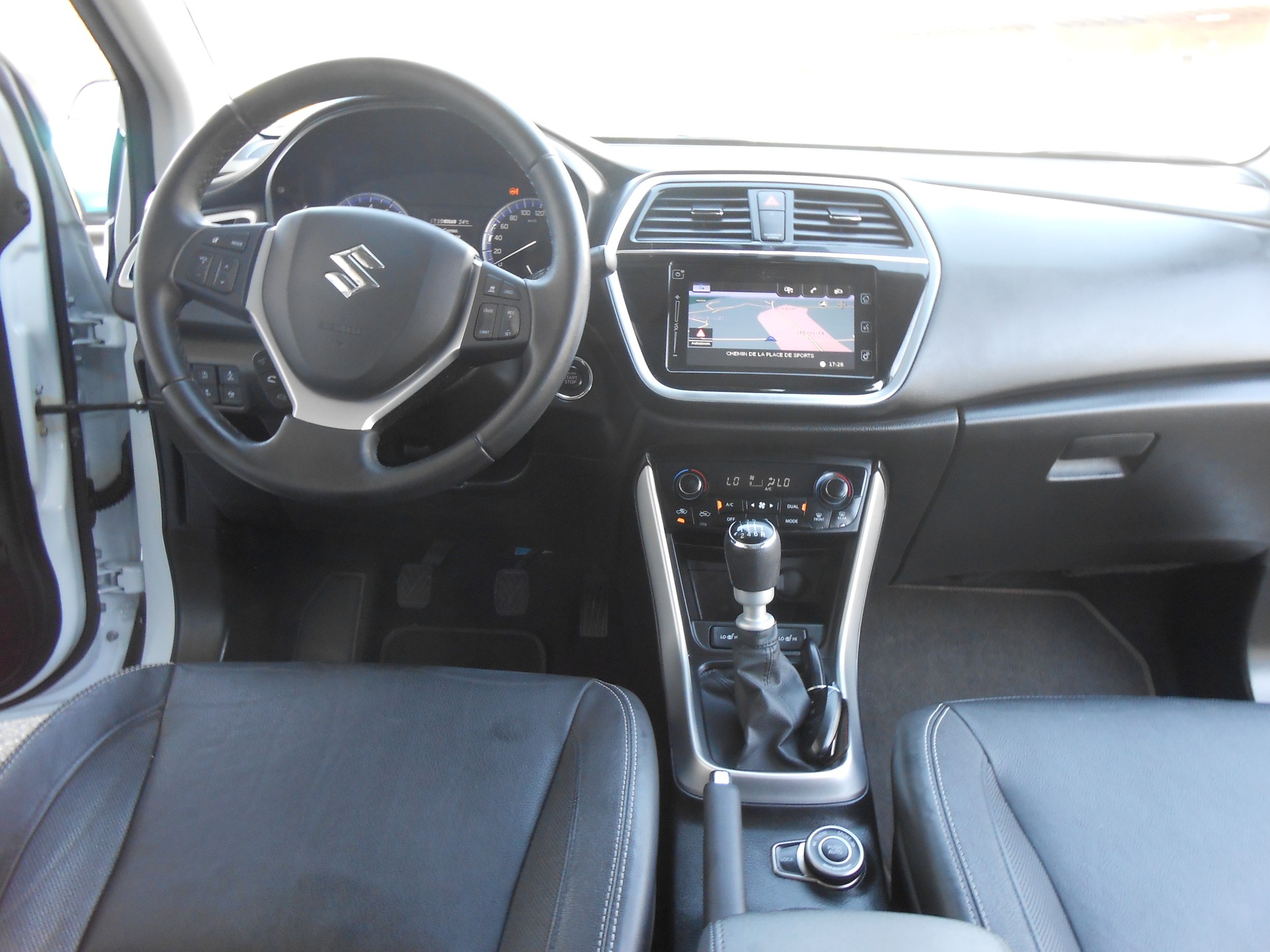 SUZUKI SX4 S-Cross 1.4 16V Piz Sulai Top 4WD-image-10