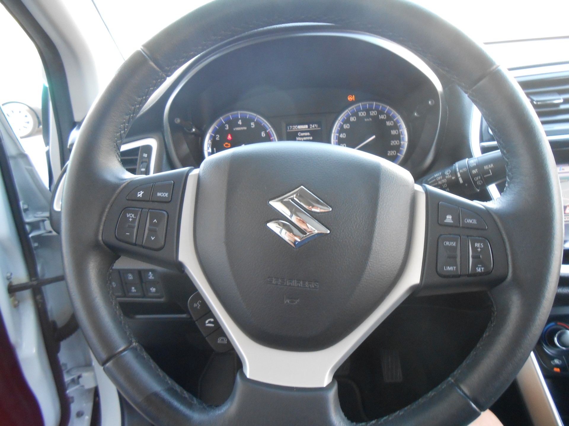 SUZUKI SX4 S-Cross 1.4 16V Piz Sulai Top 4WD-image-11