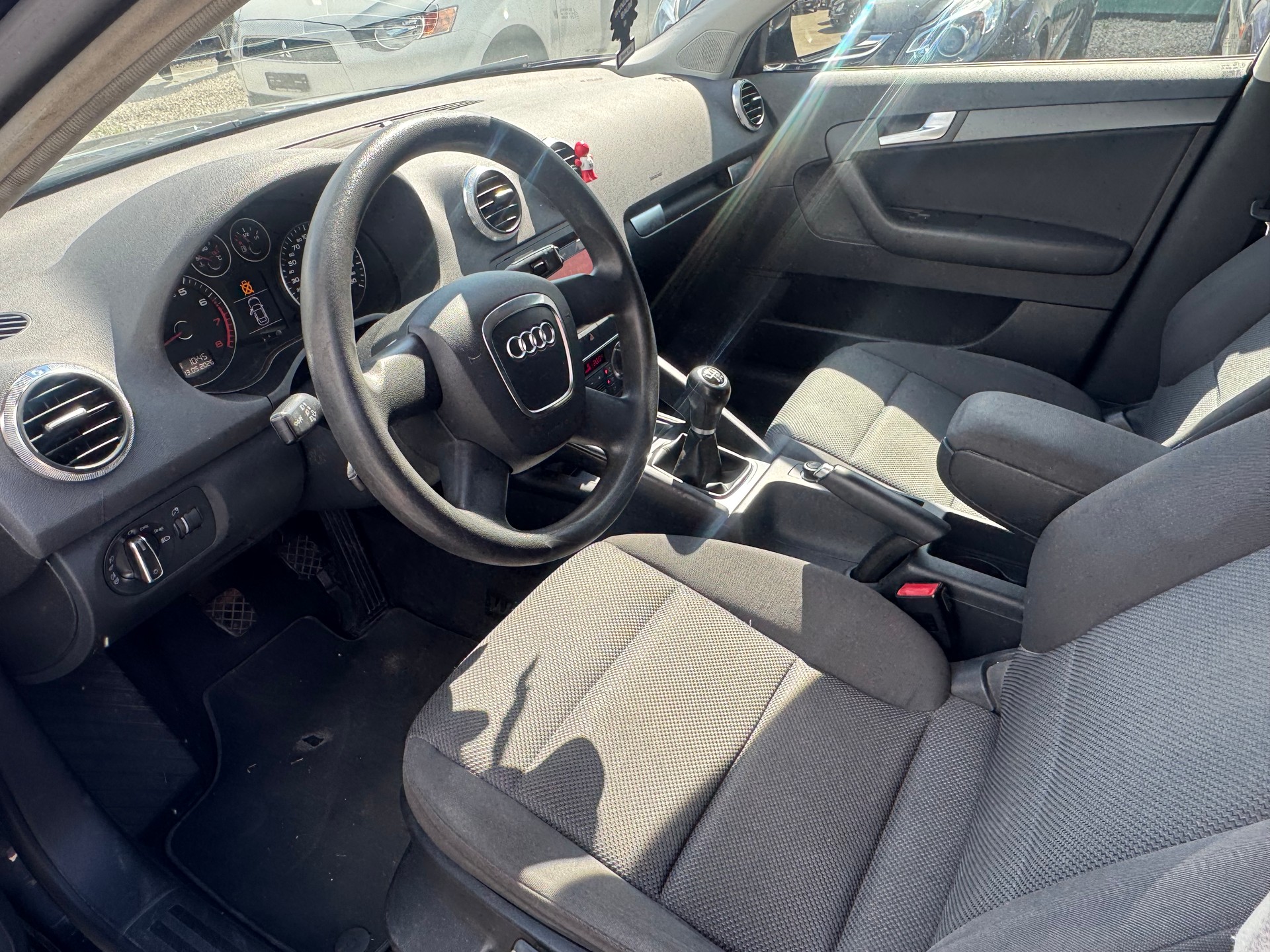 AUDI A3 Sportback 1.8 TFSI Attraction-image-6