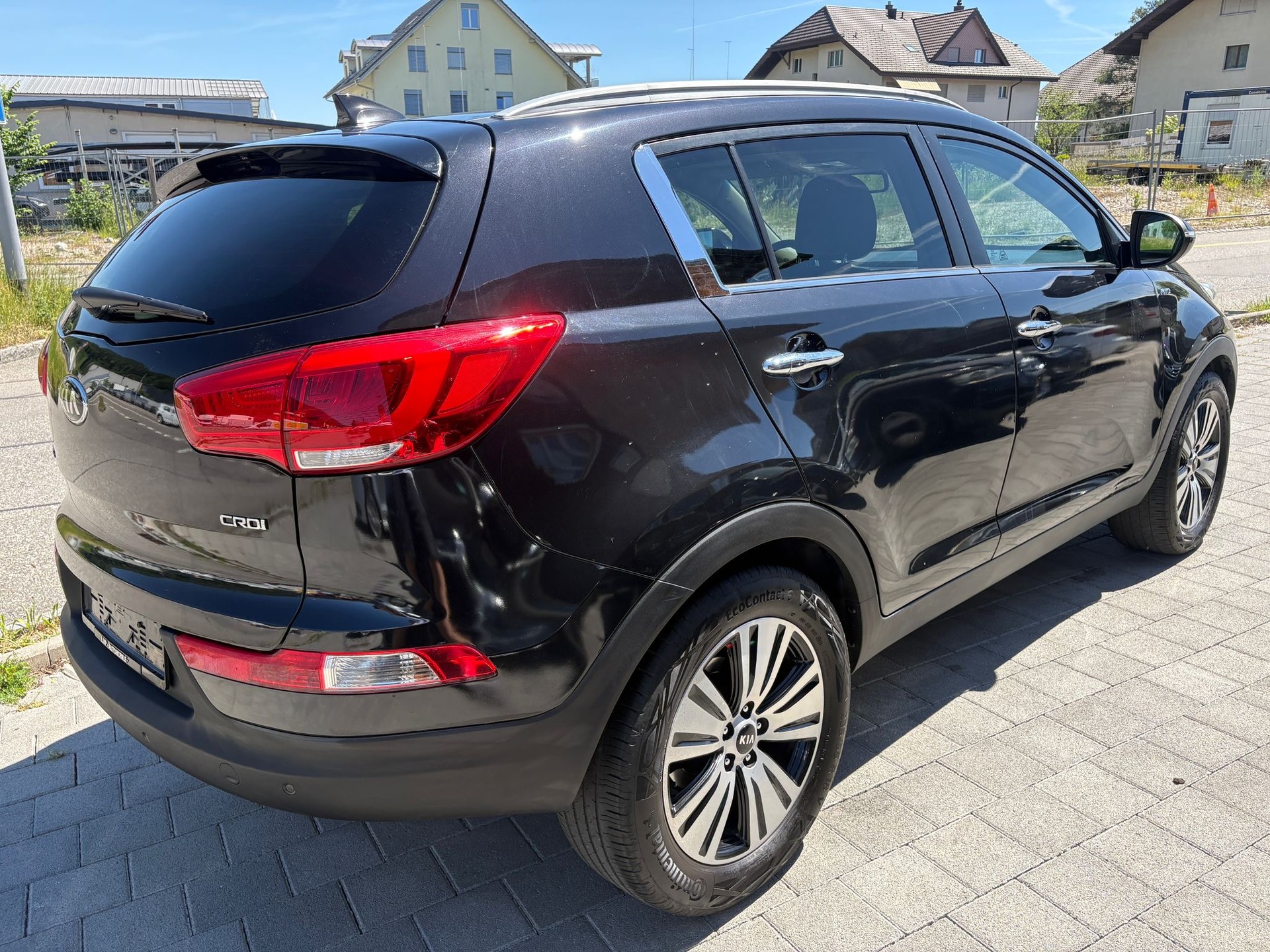 KIA Sportage 2.0 CRDi Trend 4WD Automatic-image-3