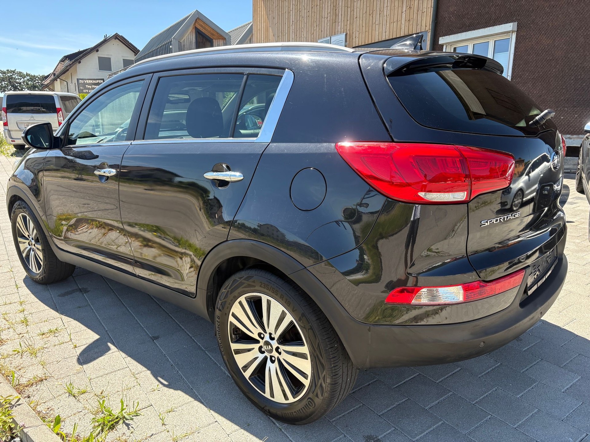 KIA Sportage 2.0 CRDi Trend 4WD Automatic-image-11