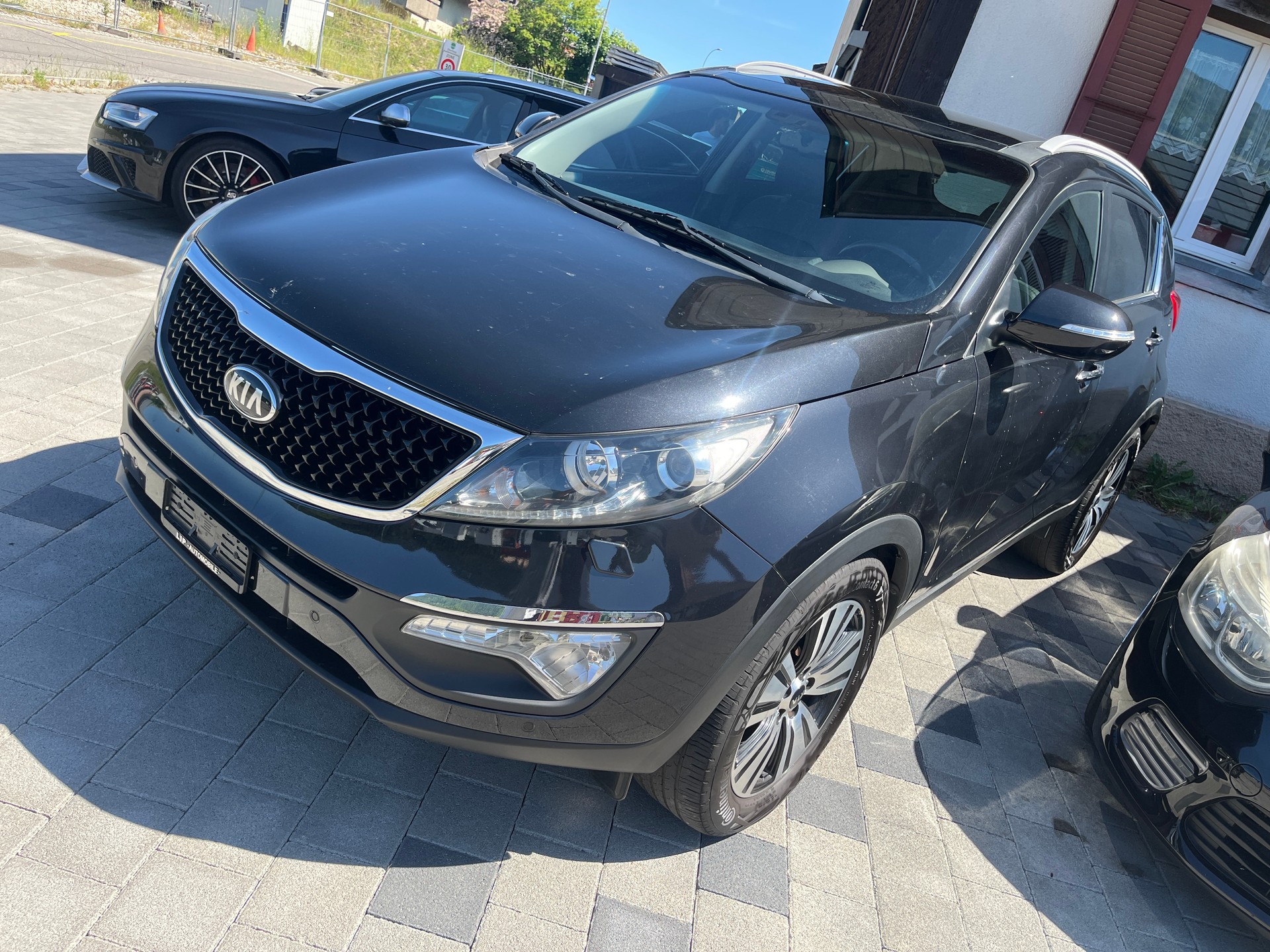 KIA Sportage 2.0 CRDi Trend 4WD Automatic-image-14