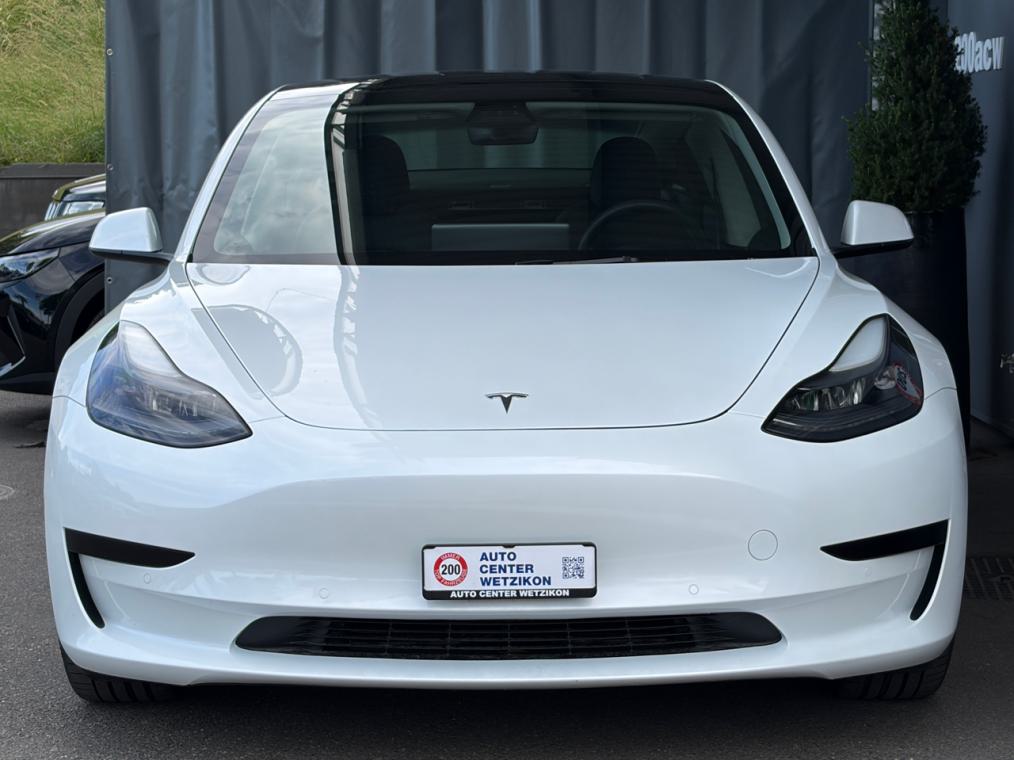 TESLA Model 3-image-0