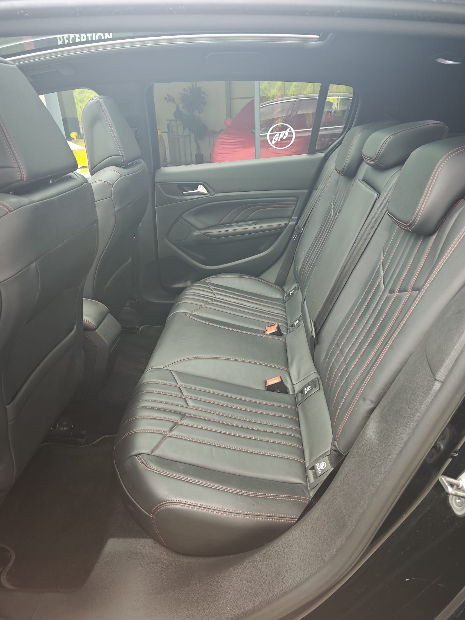 PEUGEOT 308 2.0 BlueHDI GT Automatic 180cv-image-9