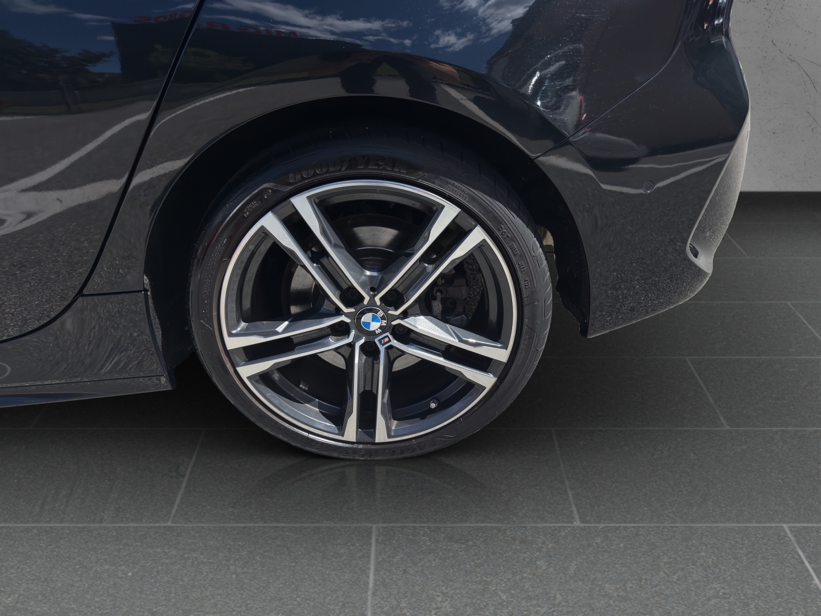 BMW 120d xDrive Steptronic M Sport-image-11