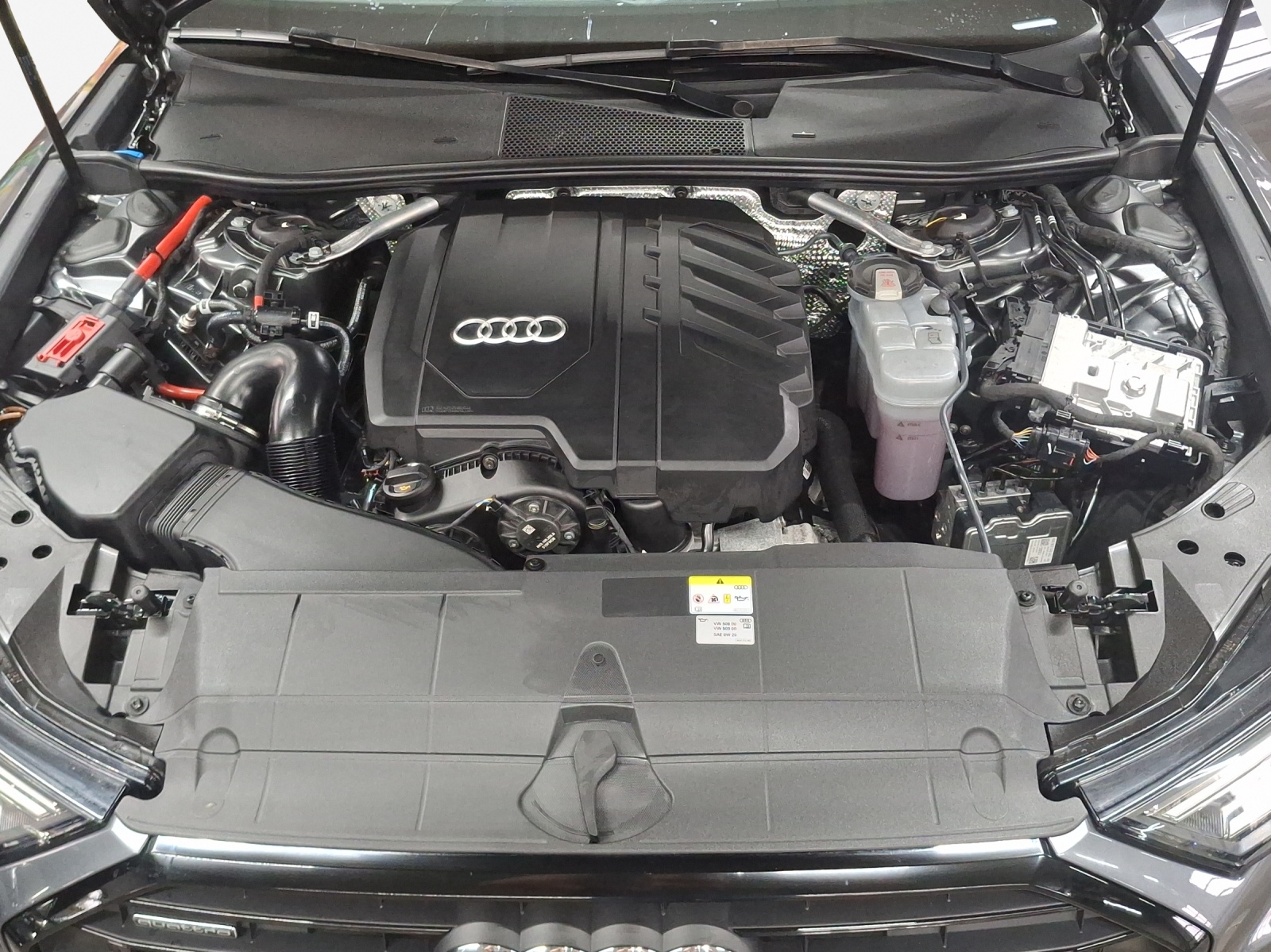 AUDI A6 Avant 45 TFSI Sport S-tronic quattro-image-15