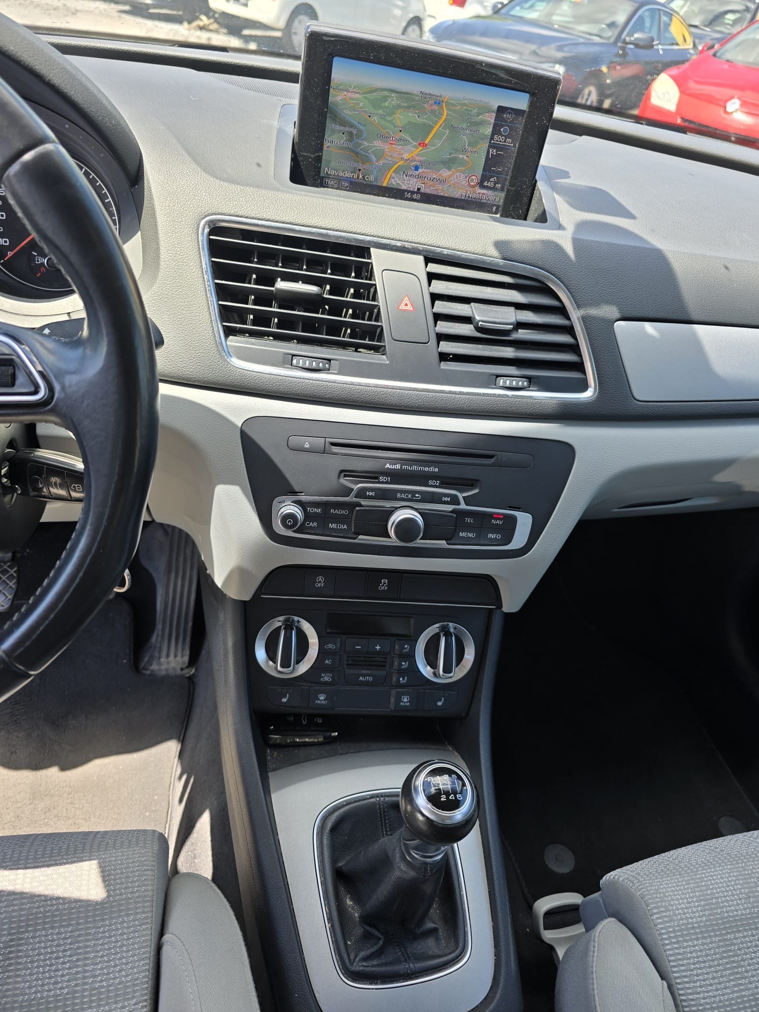 AUDI Q3 2.0 TDI quattro-image-14