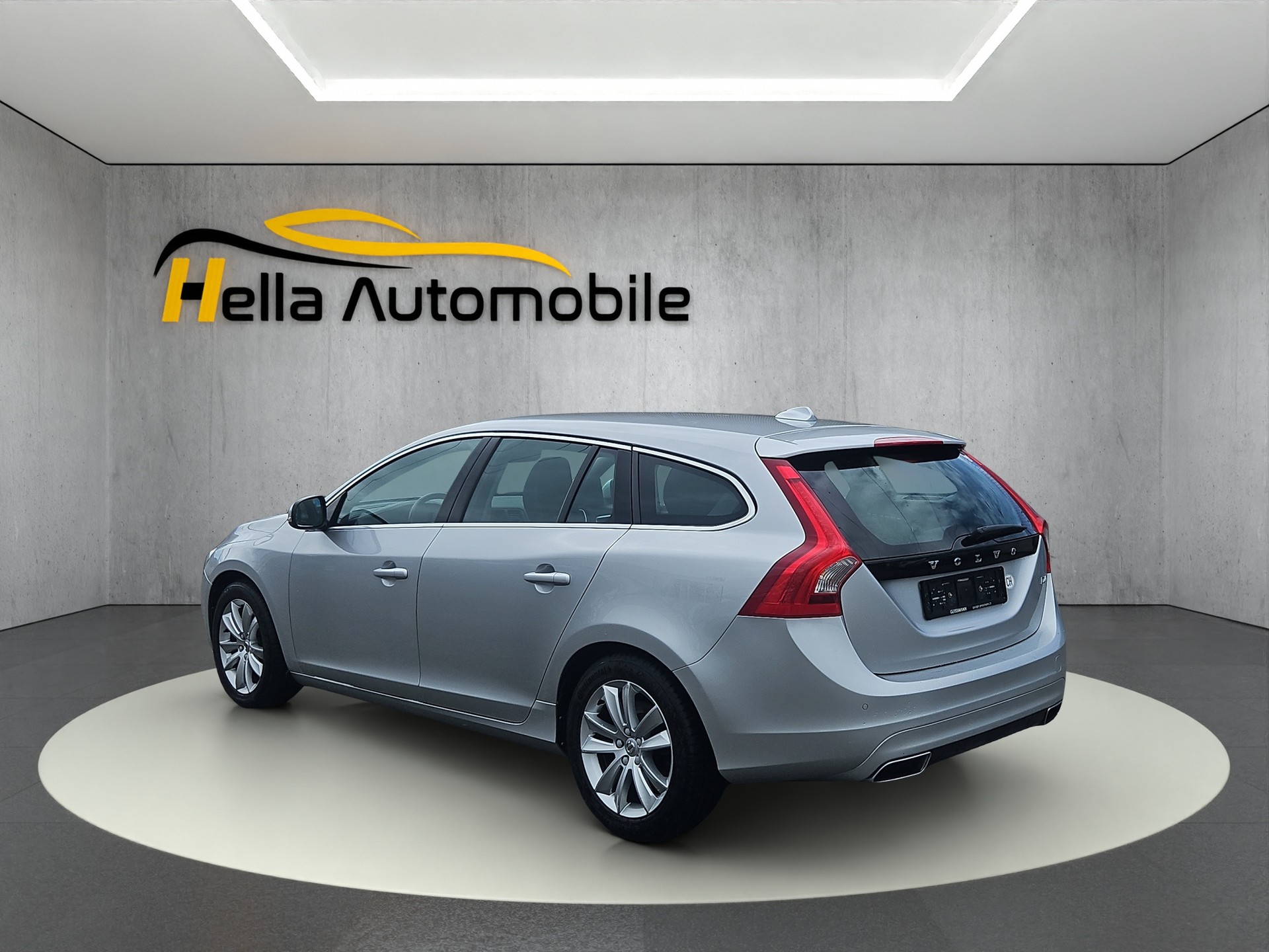 VOLVO V60 D4 Momentum Geartronic-image-3