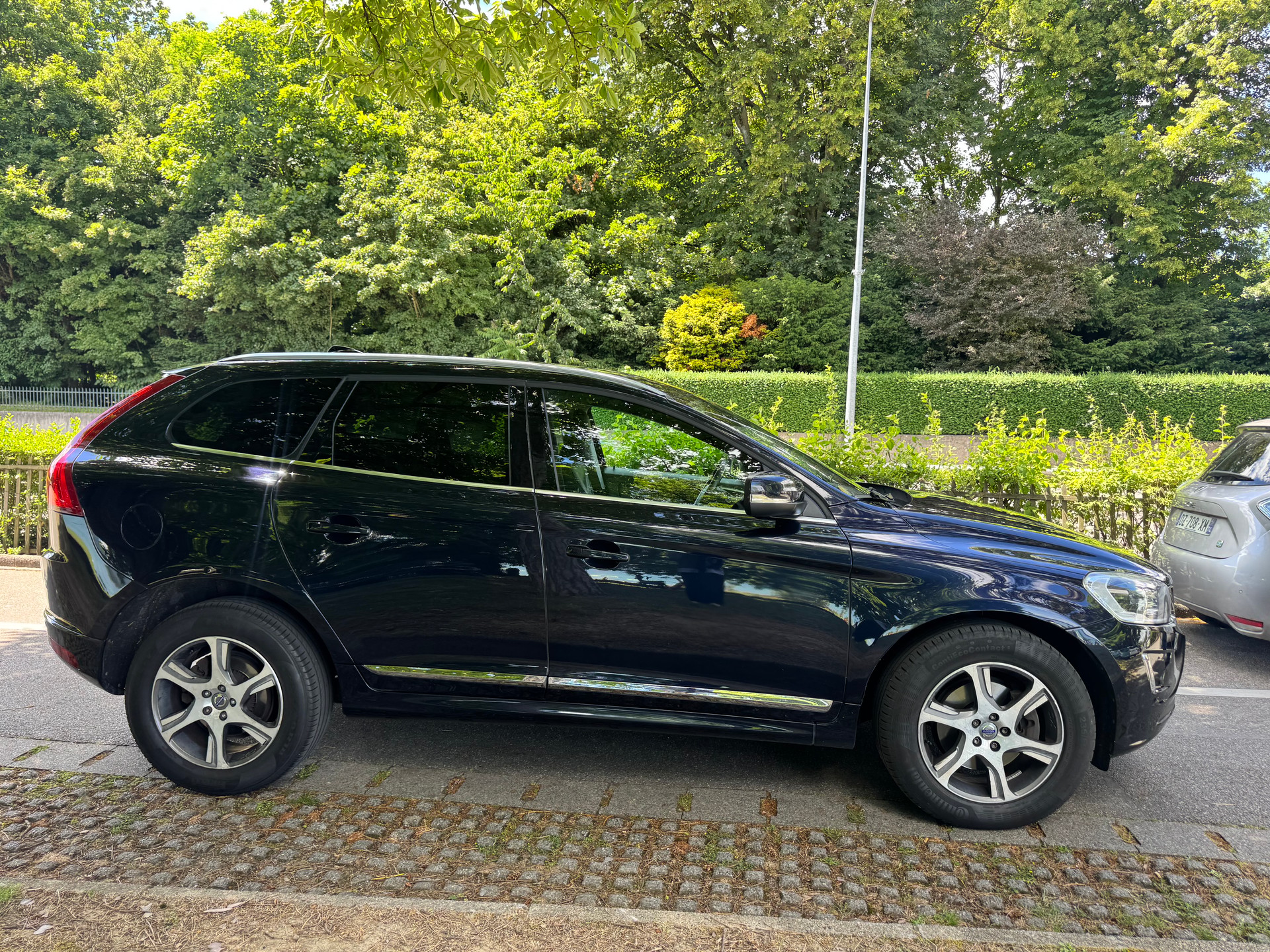 VOLVO XC60 D5 AWD Summum Geartronic-image-6