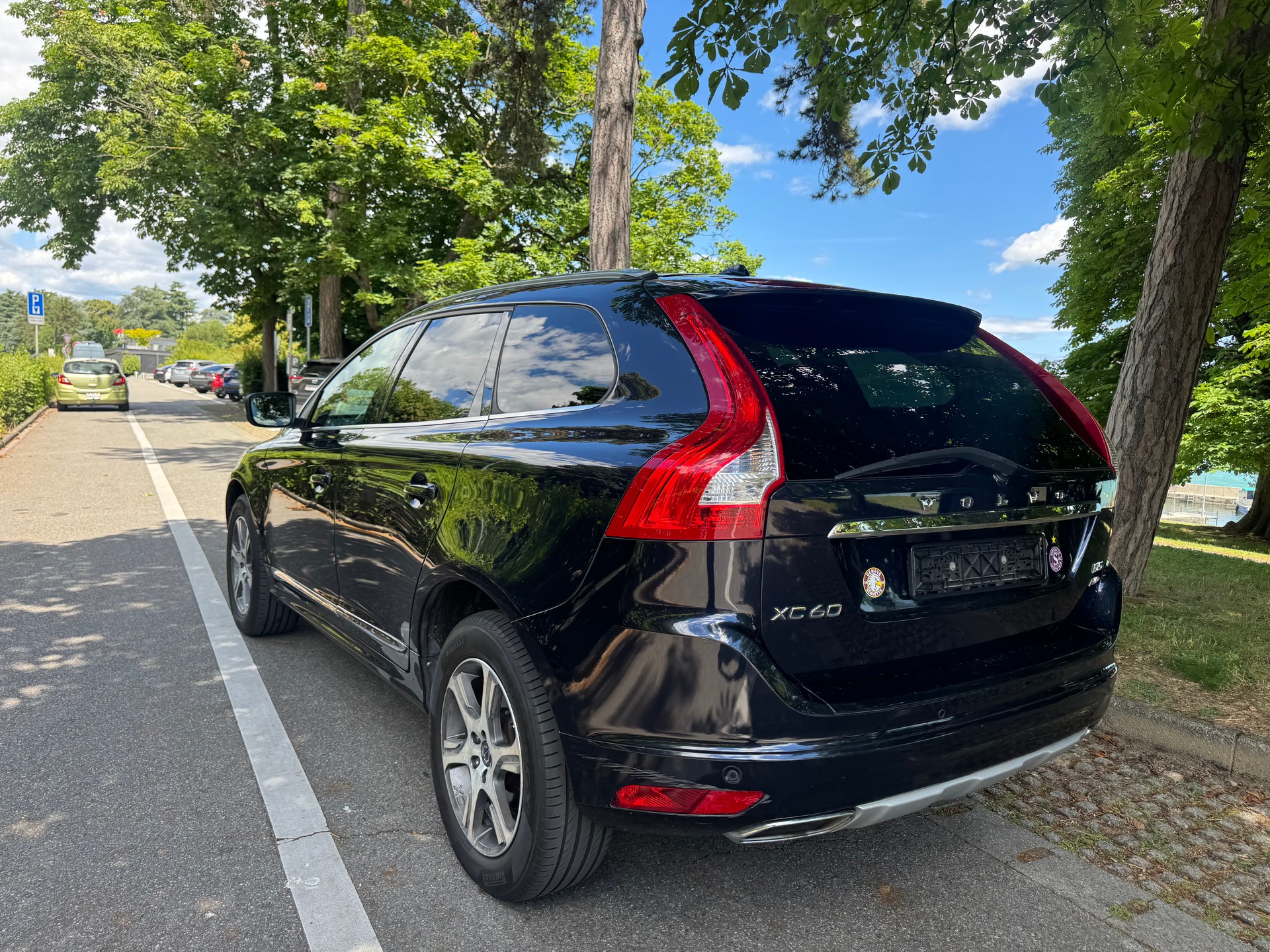 VOLVO XC60 D5 AWD Summum Geartronic-image-8