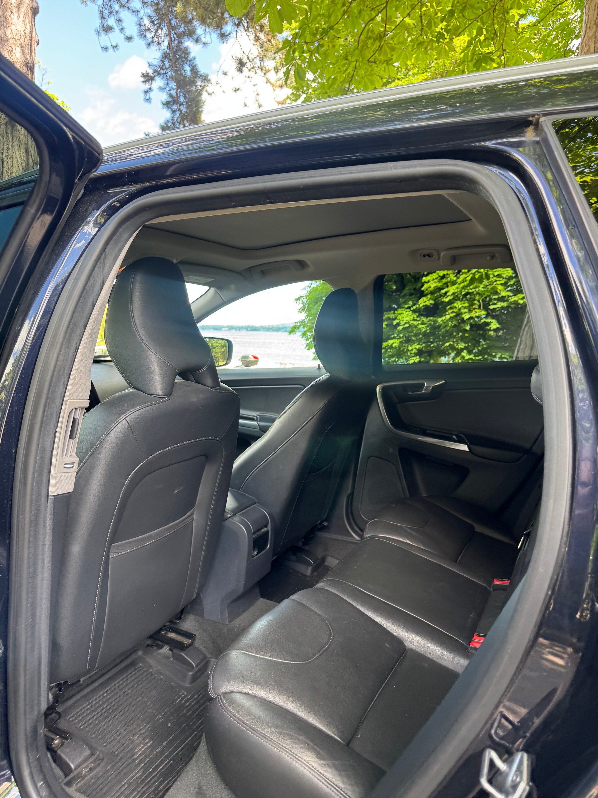 VOLVO XC60 D5 AWD Summum Geartronic-image-10