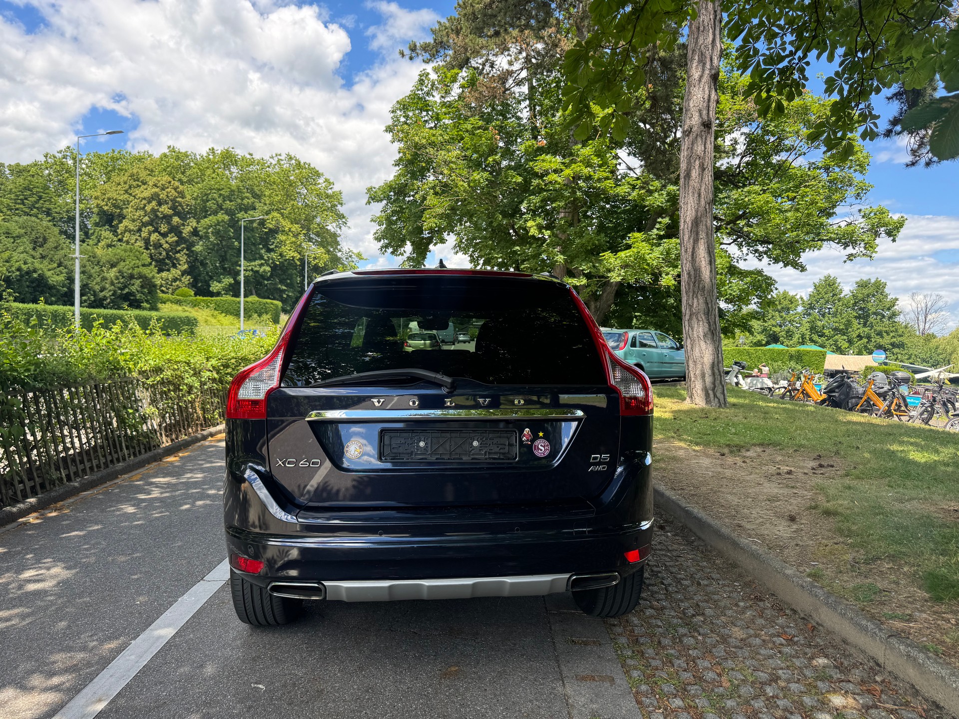 VOLVO XC60 D5 AWD Summum Geartronic-image-5