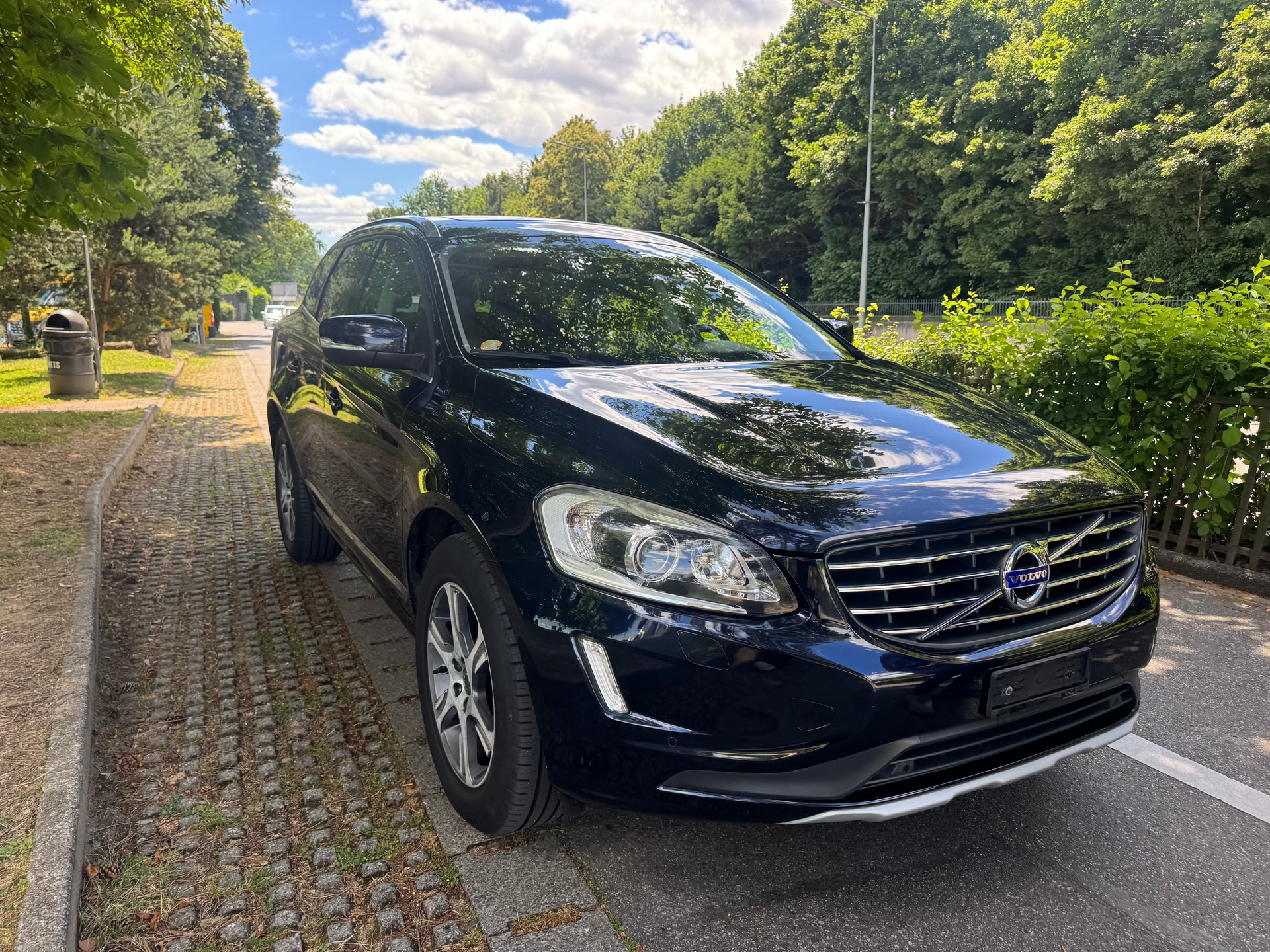 VOLVO XC60 D5 AWD Summum Geartronic-image-3