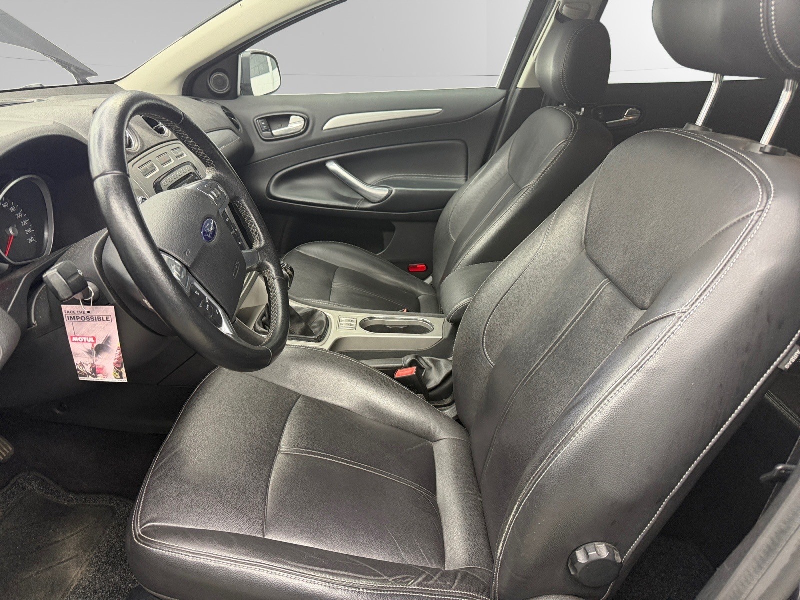 FORD Mondeo 2.0 TDCi 16V ECOnetic Carving Mit MFK-image-8