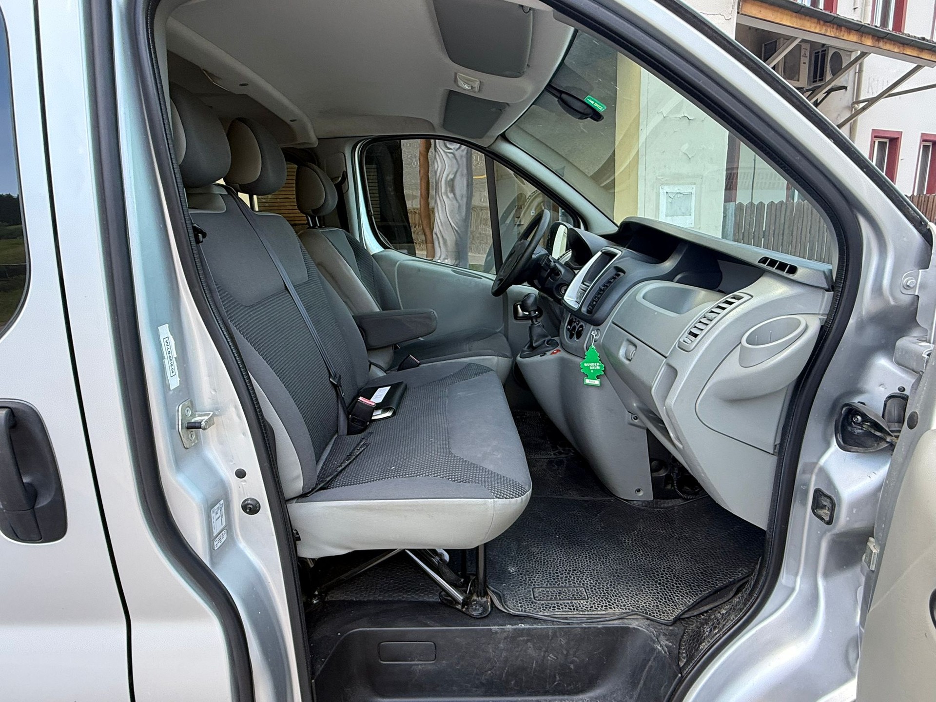 OPEL Vivaro 2.0 CDTI 2.7t L1H1-image-9