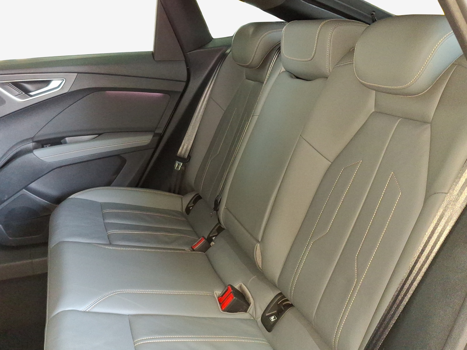AUDI Q4 Sportback e-tron 50 quattro-image-12