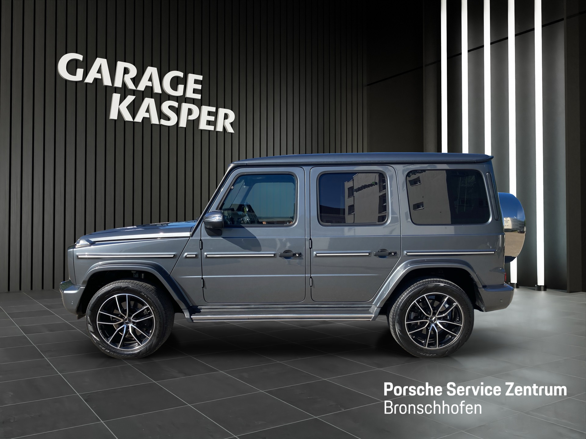 MERCEDES-BENZ G 500 AMG Line-showroom-element-1