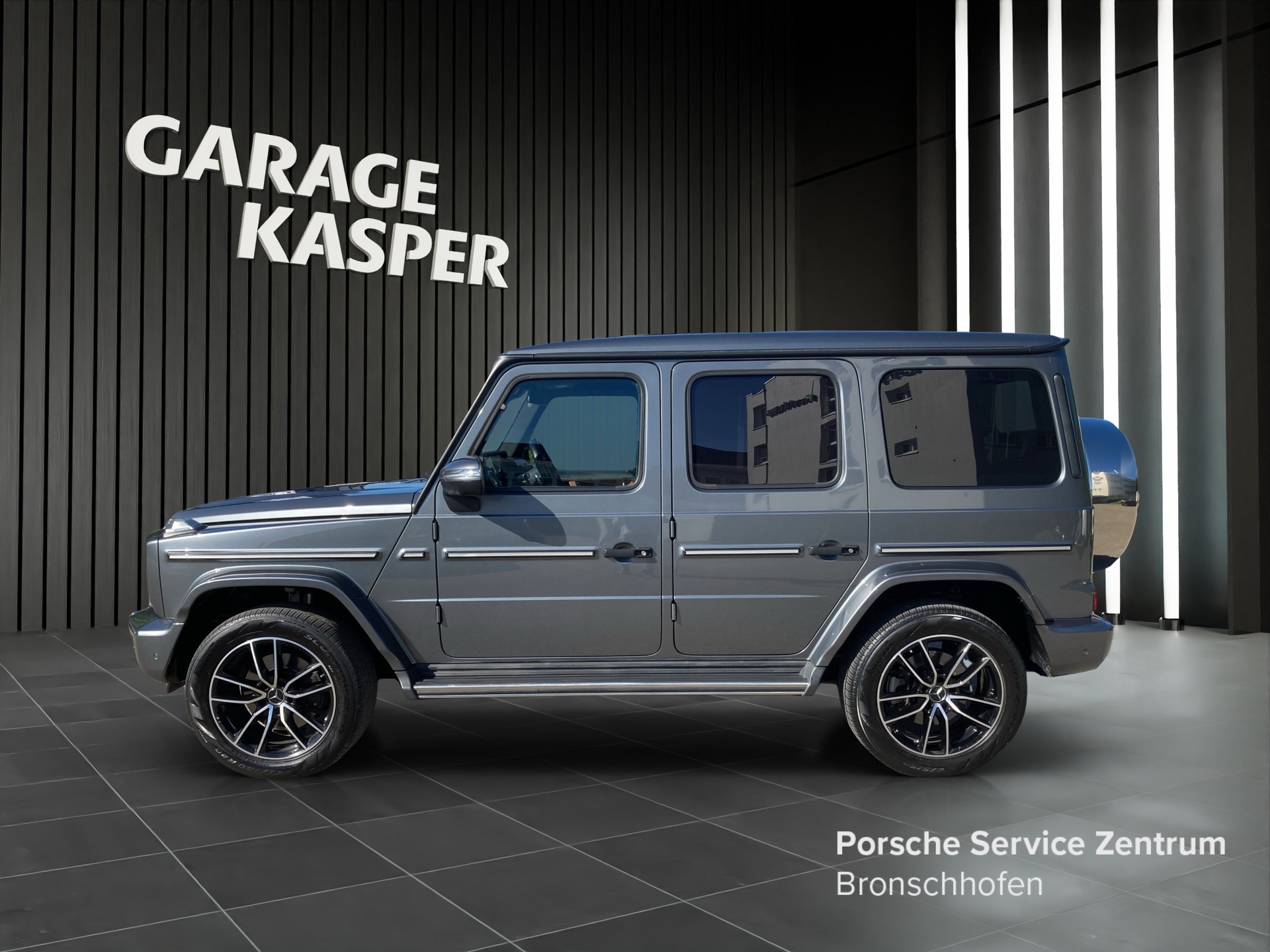 MERCEDES-BENZ G 500 AMG Line-image-1