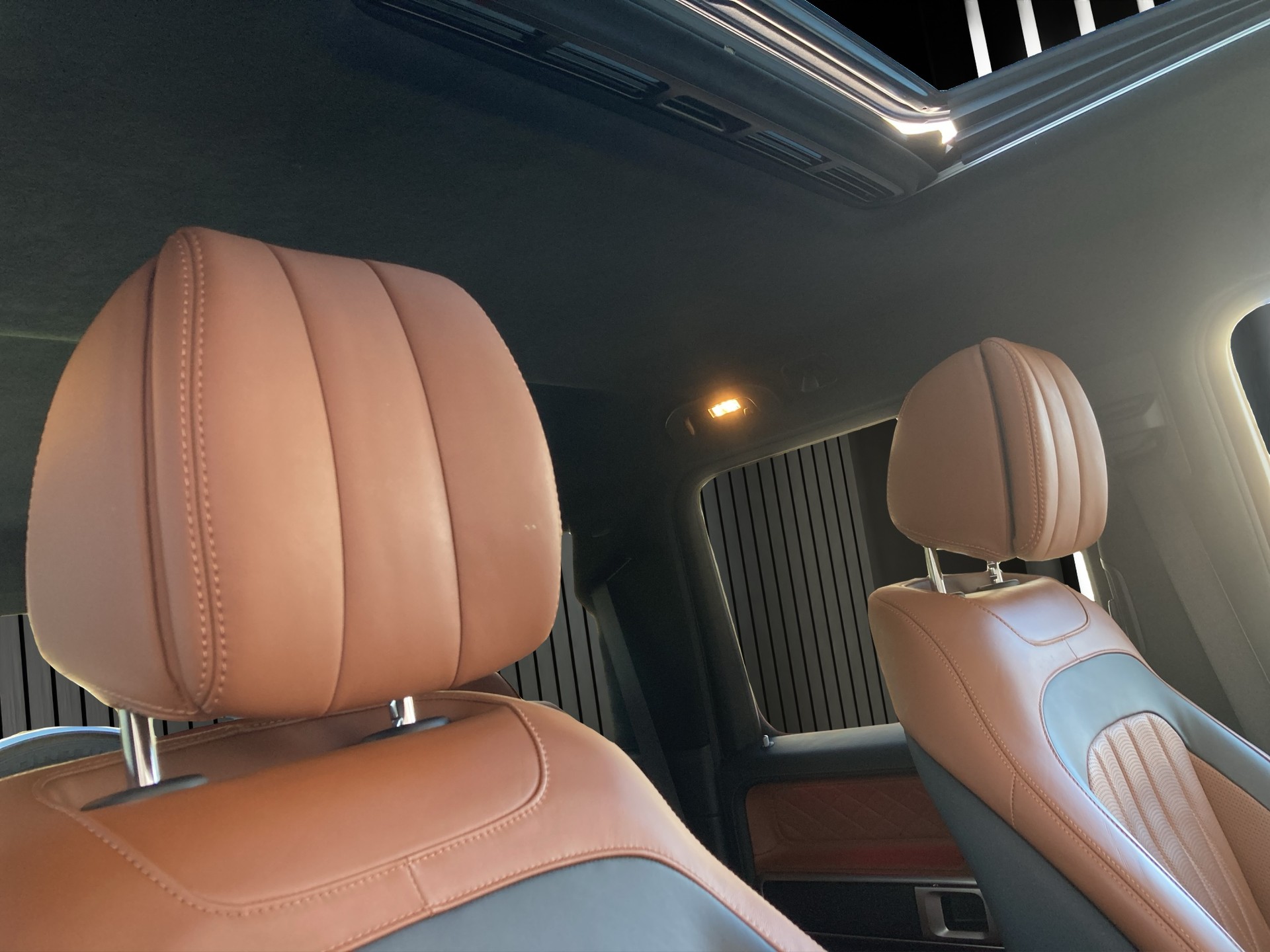 MERCEDES-BENZ G 500 AMG Line-image-16