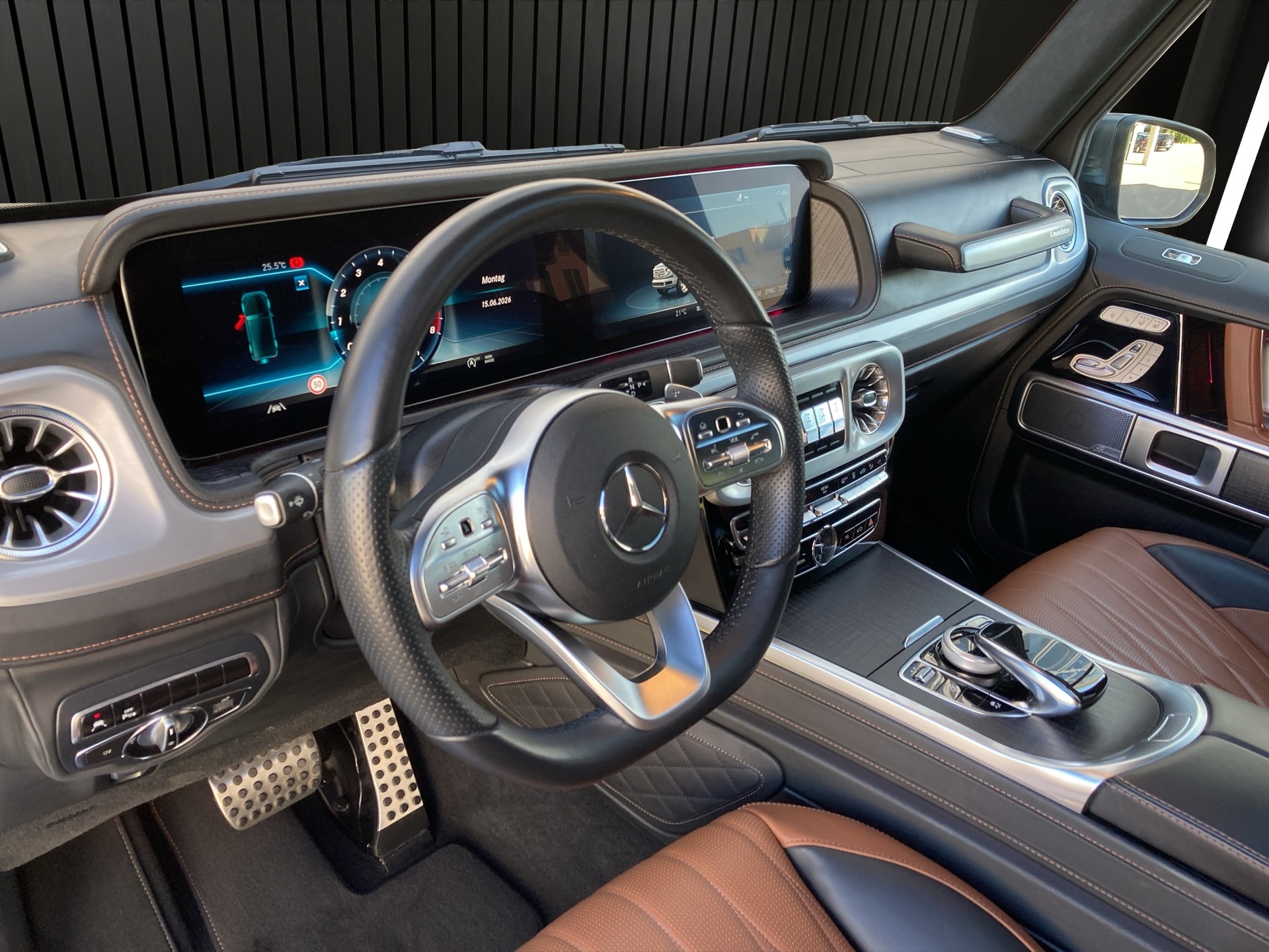 MERCEDES-BENZ G 500 AMG Line-image-9