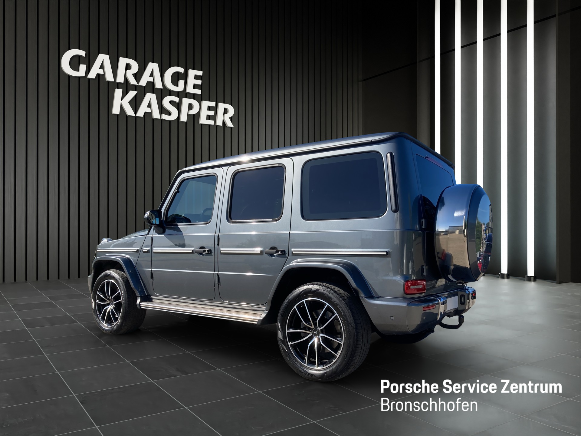 MERCEDES-BENZ G 500 AMG Line-showroom-element-2