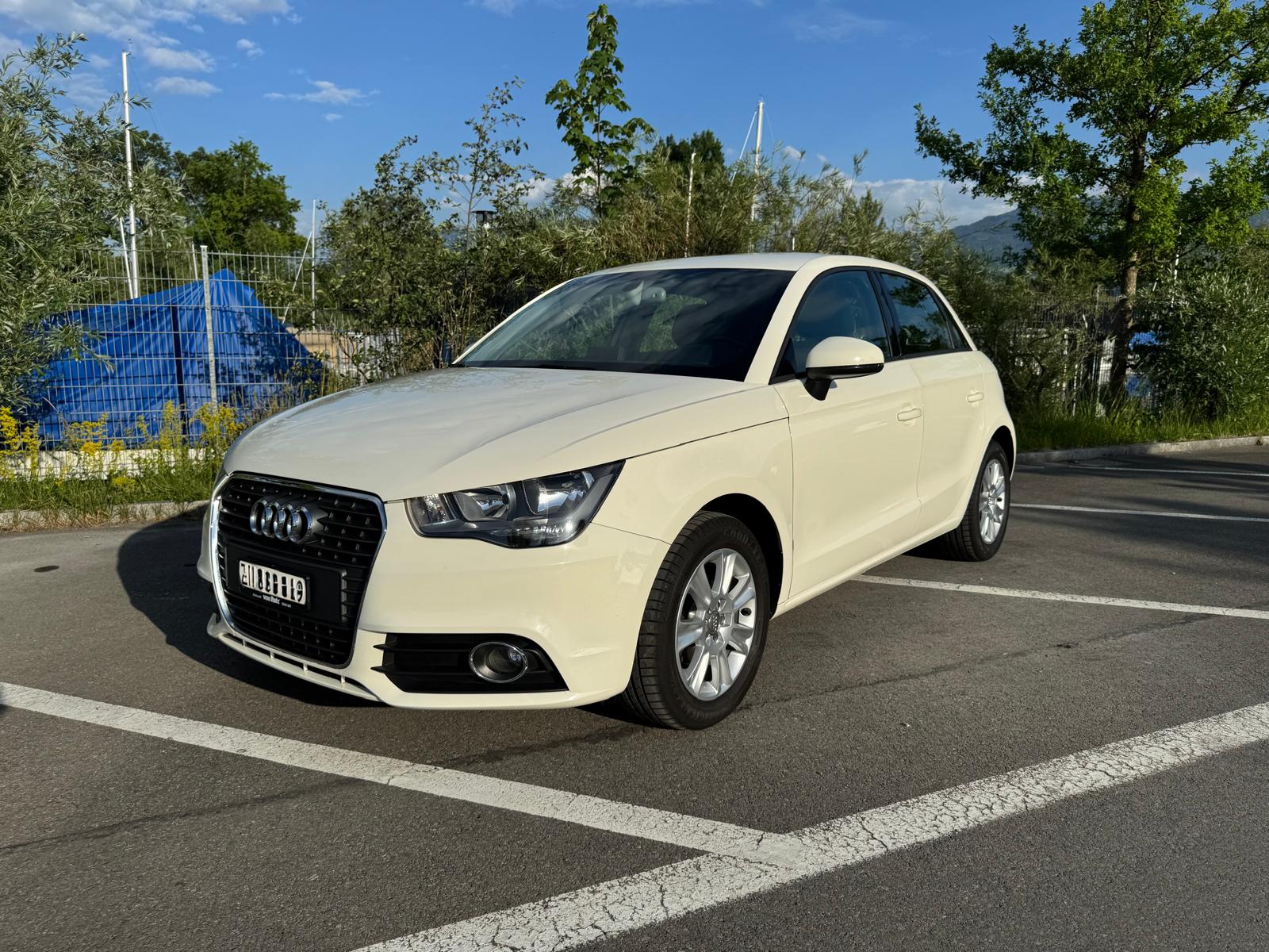 AUDI 1.6 TDI Attraction S-Tronic-image-0