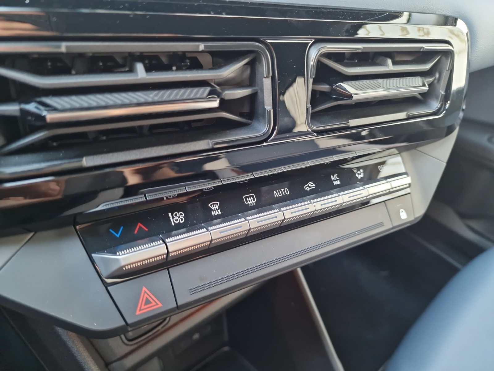 NISSAN Micra 52kWh Evolve Reichweite 416 km-image-21