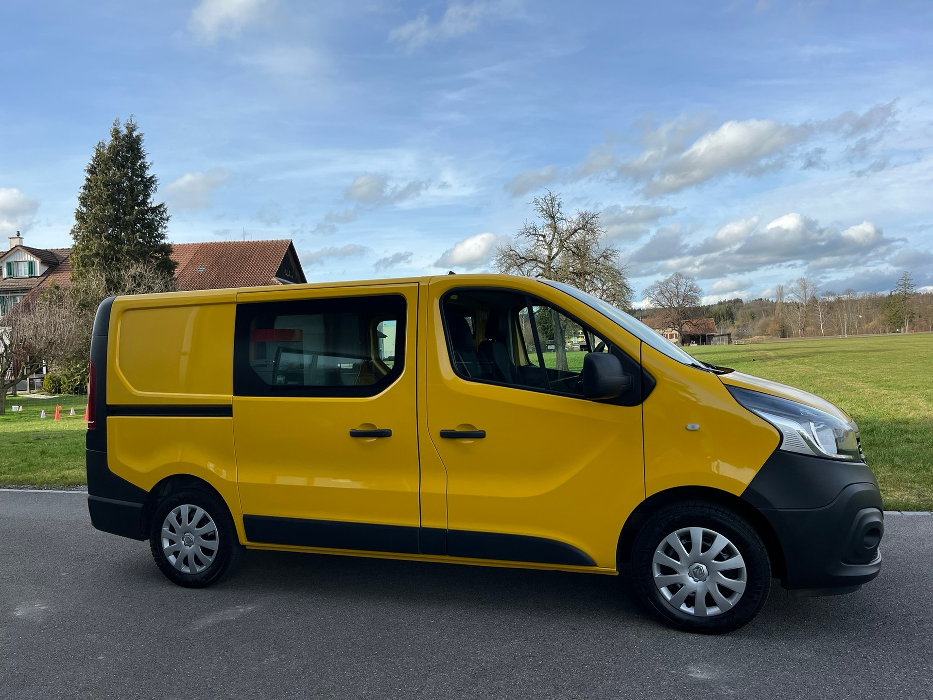 RENAULT Trafic 1.6 ENERGY TwinT. dCi125 2.9t Busin. L1H1-image-1