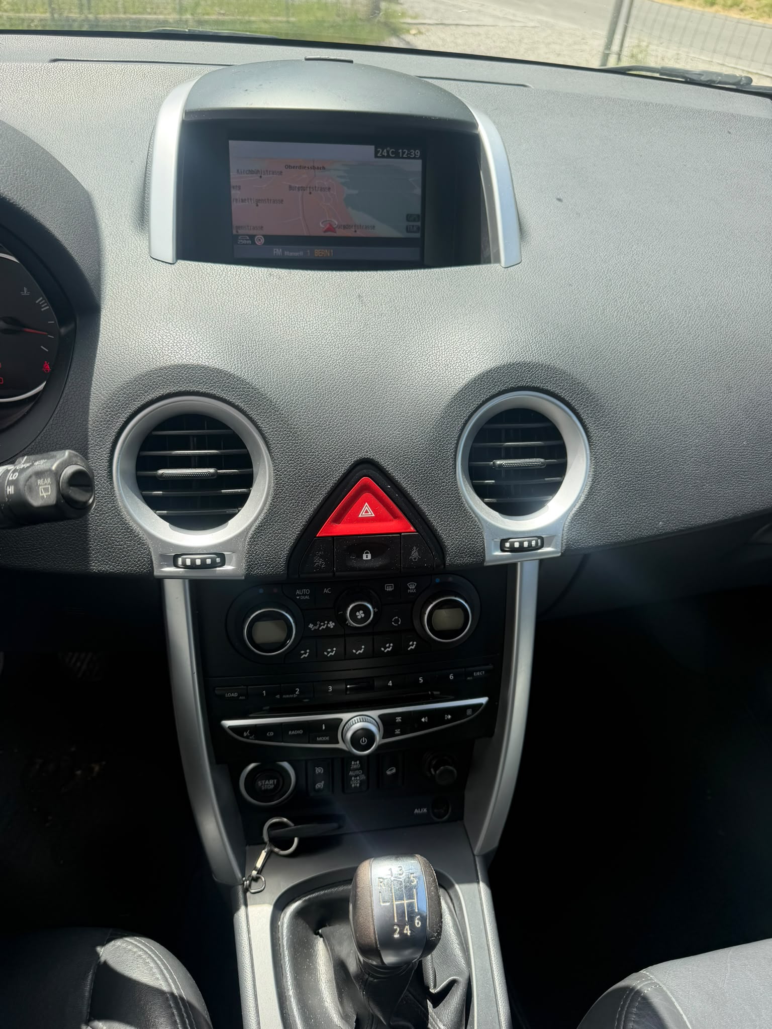 RENAULT Koleos 2.5 Dynamique Luxe 4x4-image-8