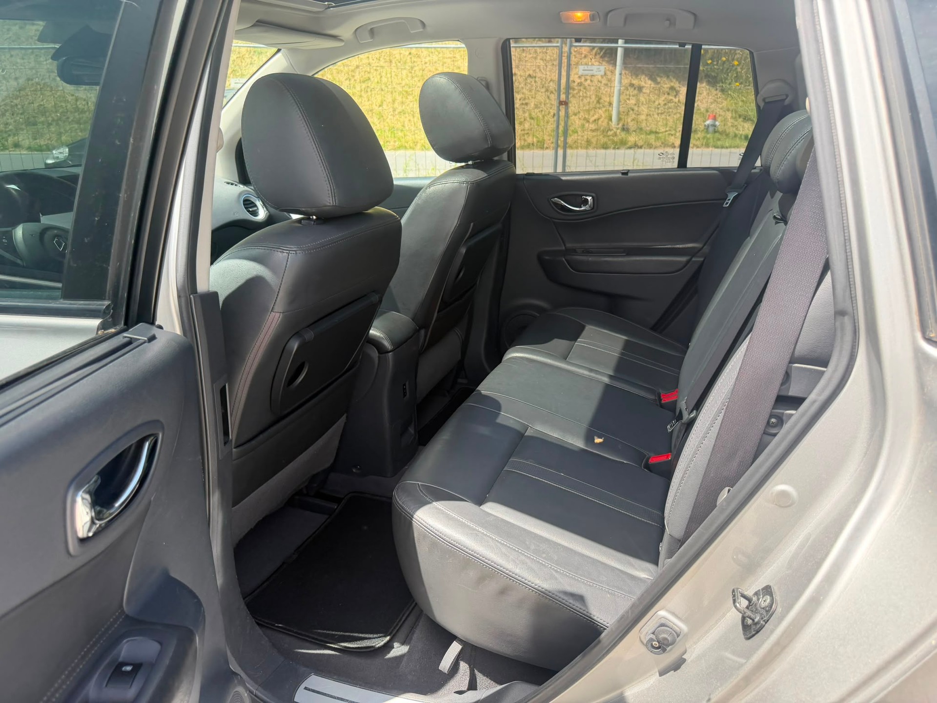 RENAULT Koleos 2.5 Dynamique Luxe 4x4-image-6