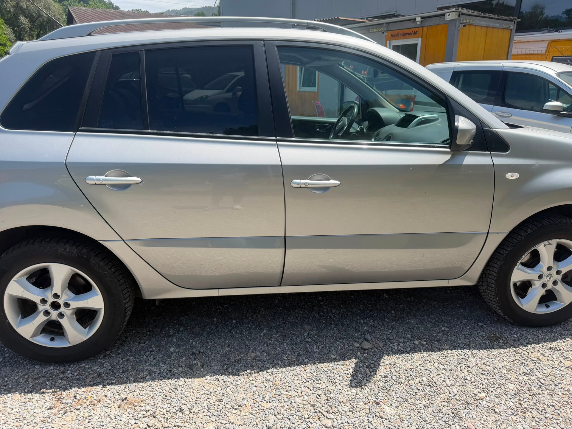 RENAULT Koleos 2.5 Dynamique Luxe 4x4-image-3