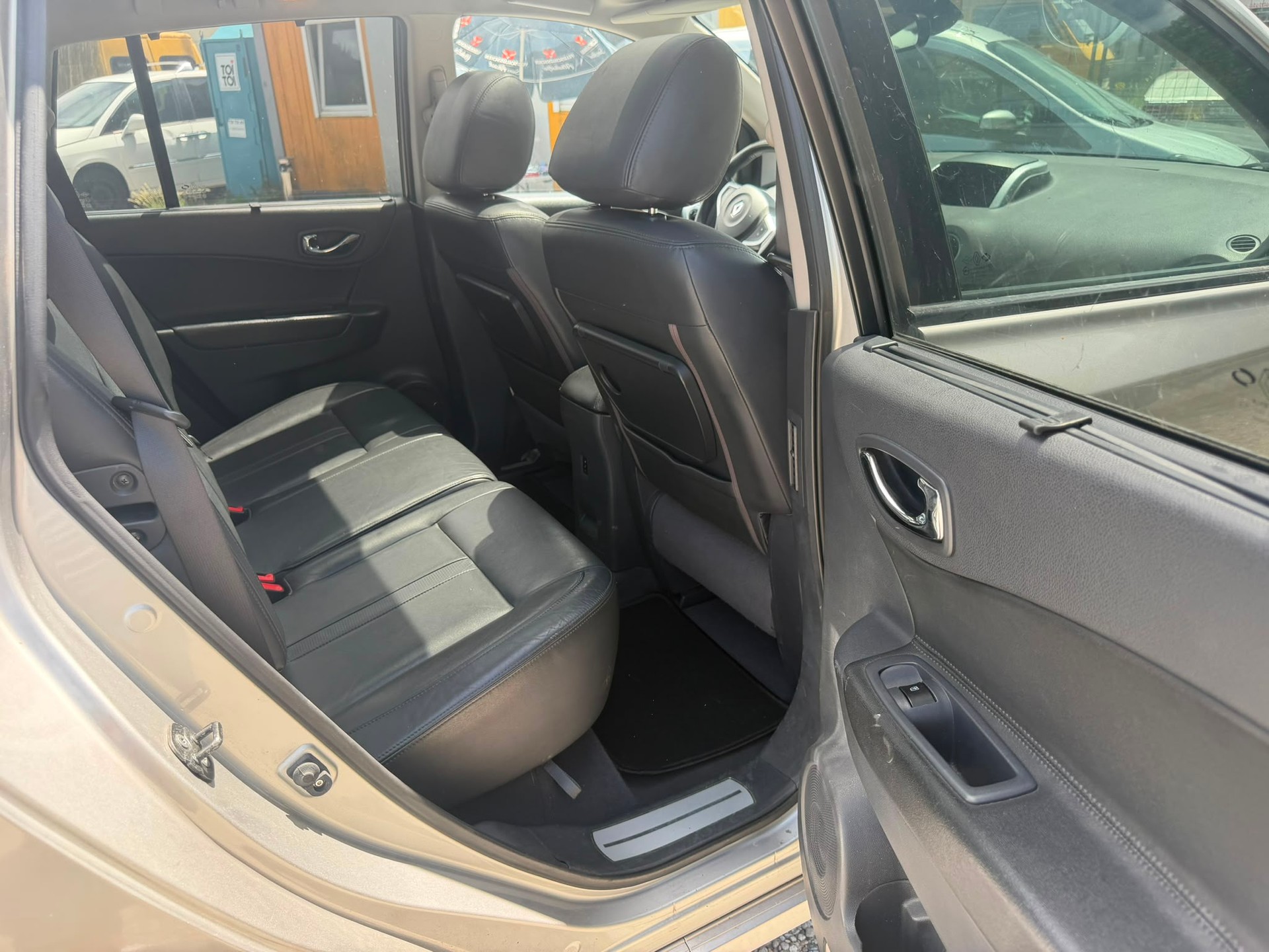 RENAULT Koleos 2.5 Dynamique Luxe 4x4-image-5